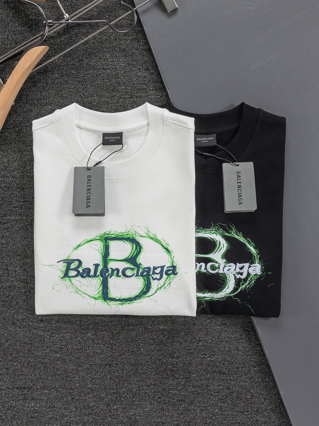 Balenciaga 高仿閃電B字母印花短袖T恤 潮流寬鬆男女同款| 12 Balenciaga 高仿閃電B字母印花短袖T恤 潮流寬鬆男女同款