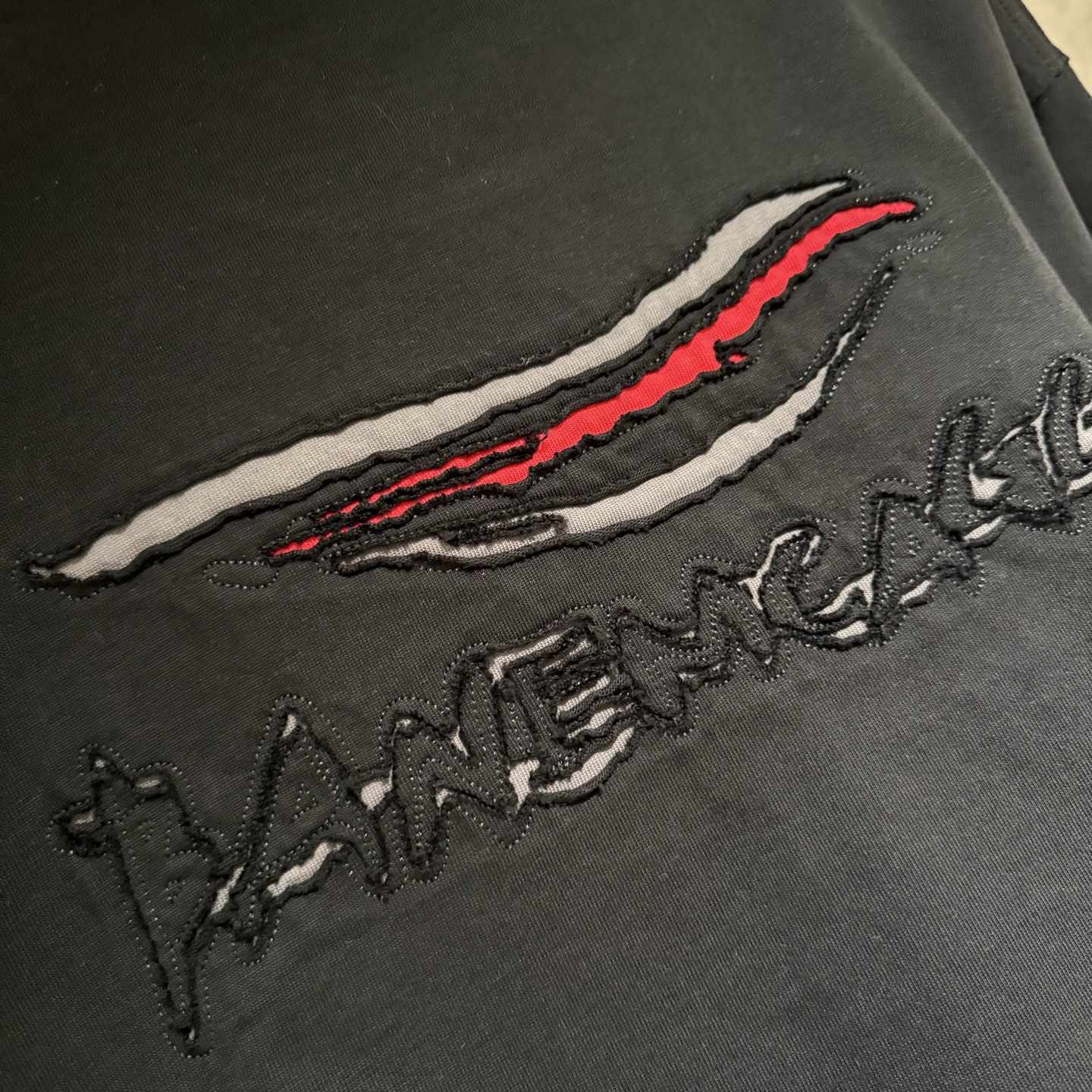 Balenciaga 一比一極簡刺繡Logo寬鬆短袖T恤 潮流百搭款| 9 Balenciaga 一比一極簡刺繡Logo寬鬆短袖T恤 潮流百搭款