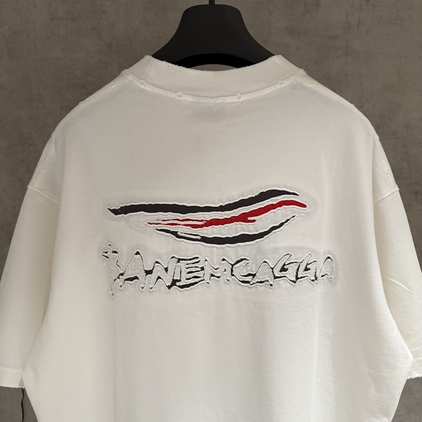 Balenciaga 高仿刺繡Logo短袖T恤 白色極簡潮流款| 12 Balenciaga 高仿刺繡Logo短袖T恤 白色極簡潮流款