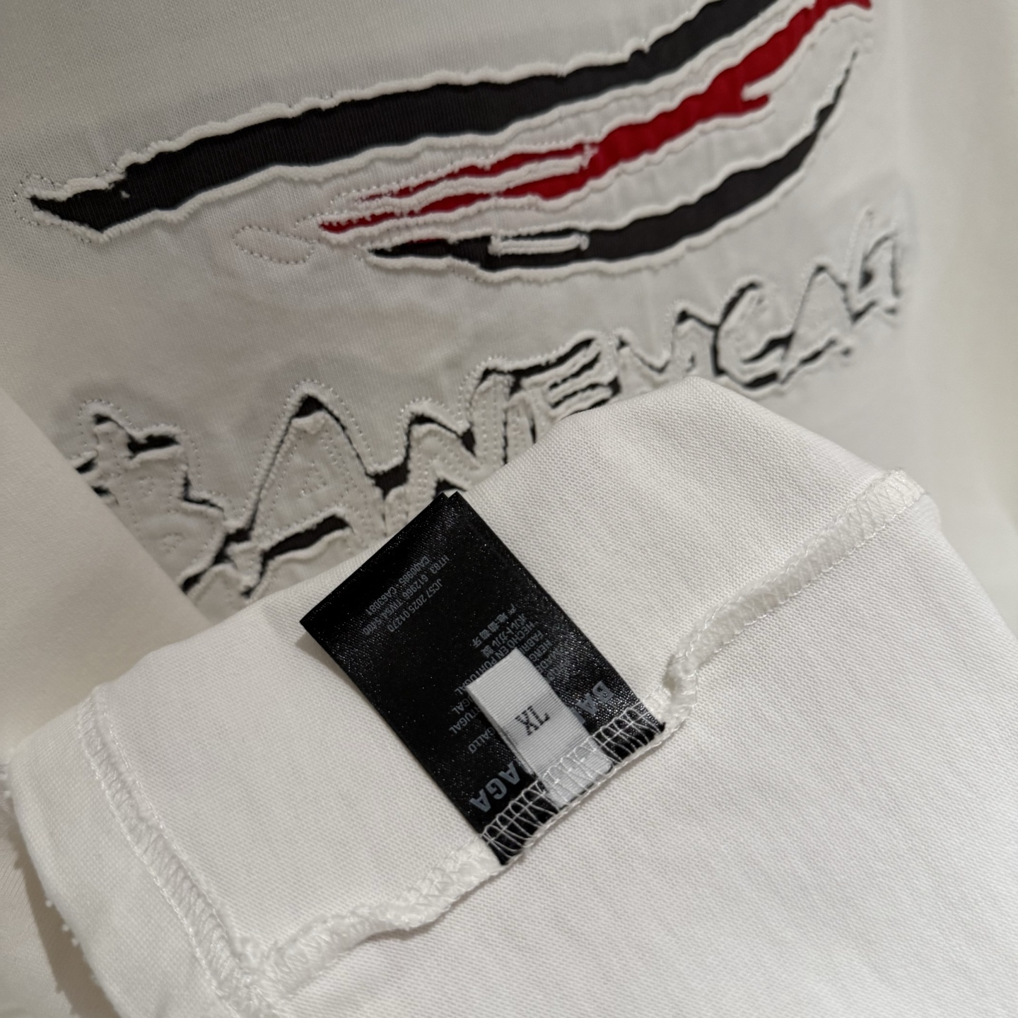 Balenciaga 高仿刺繡Logo短袖T恤 白色極簡潮流款| 8 Balenciaga 高仿刺繡Logo短袖T恤 白色極簡潮流款