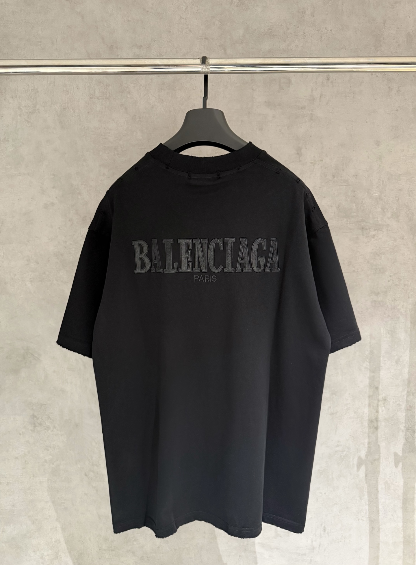 Balenciaga A貨浮雕Logo短袖T恤 黑色極簡潮流款| 14 Balenciaga A貨浮雕Logo短袖T恤 黑色極簡潮流款