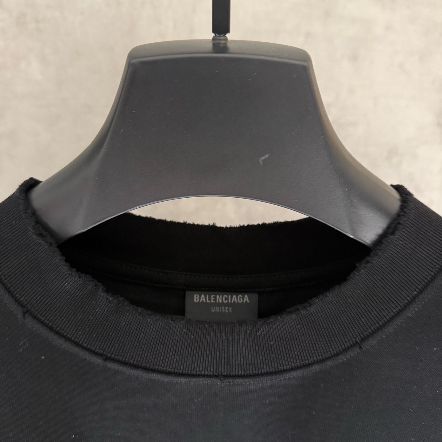 Balenciaga A貨浮雕Logo短袖T恤 黑色極簡潮流款| 12 Balenciaga A貨浮雕Logo短袖T恤 黑色極簡潮流款