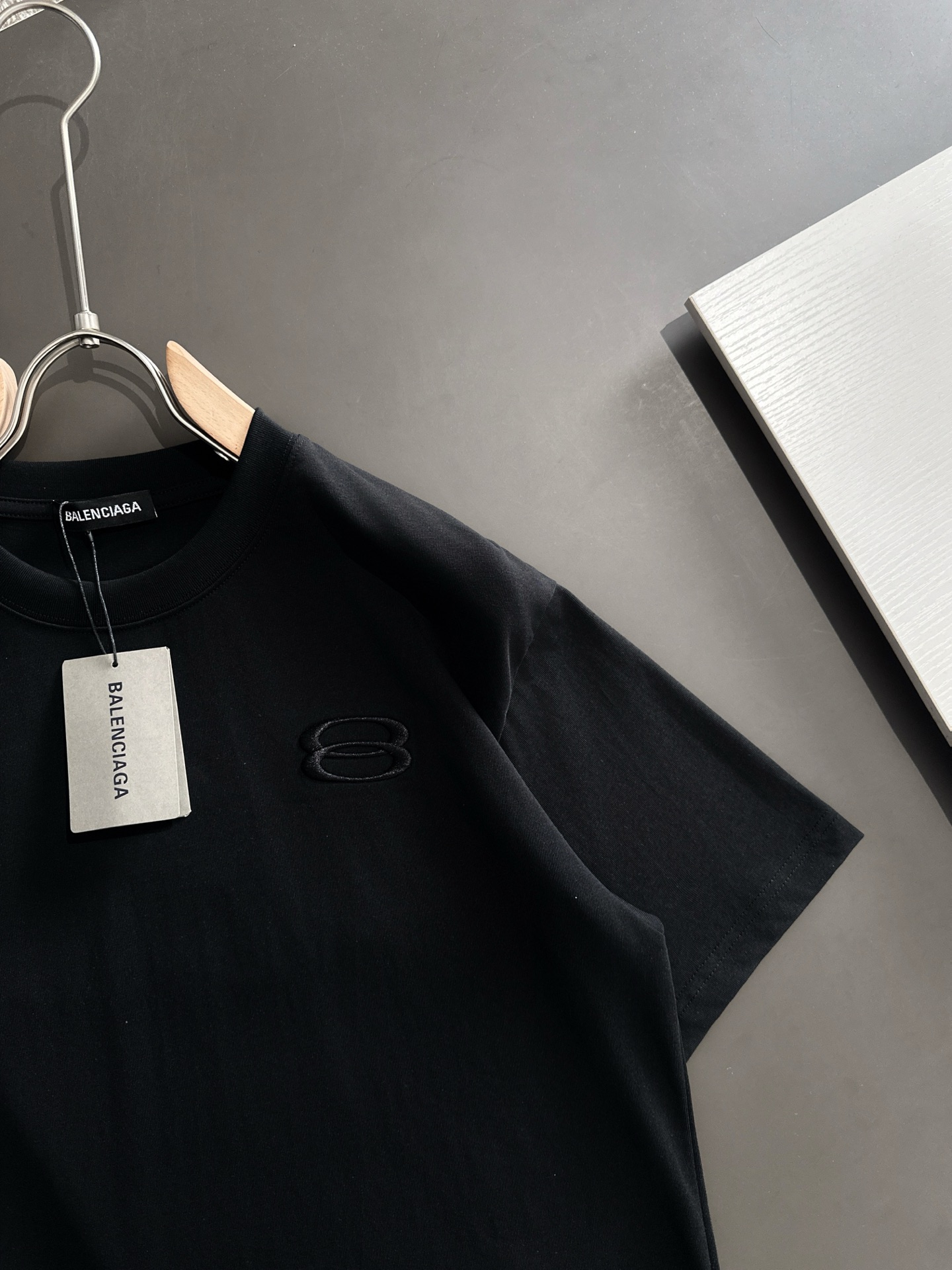 Balenciaga 精緻版 男款立體Logo短袖T恤 極簡潮流百搭款| 14 Balenciaga 精緻版 男款立體Logo短袖T恤 極簡潮流百搭款