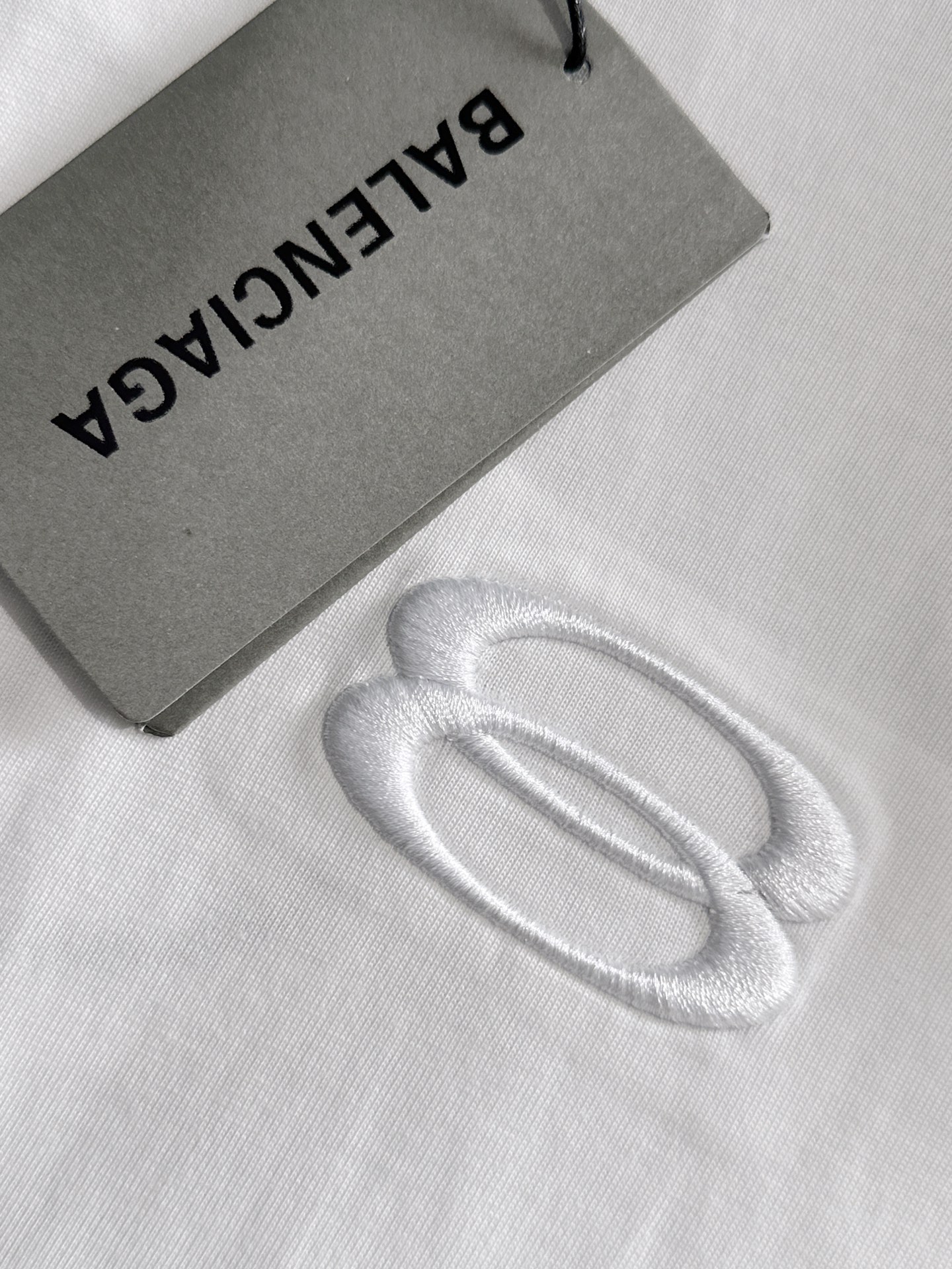 Balenciaga 高仿 男款立體B字母短袖T恤 潮流休閒百搭款| 13 Balenciaga 高仿 男款立體B字母短袖T恤 潮流休閒百搭款