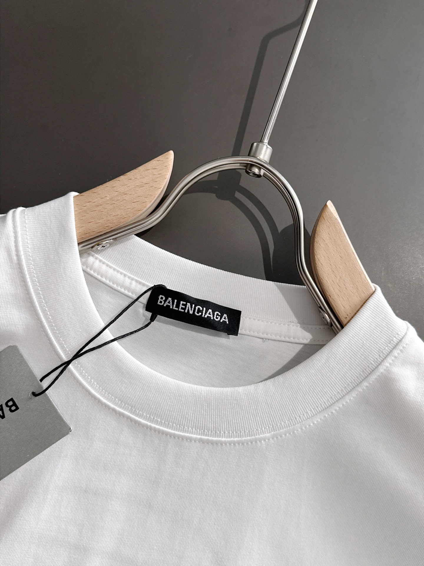 Balenciaga 高仿 男款立體B字母短袖T恤 潮流休閒百搭款| 11 Balenciaga 高仿 男款立體B字母短袖T恤 潮流休閒百搭款