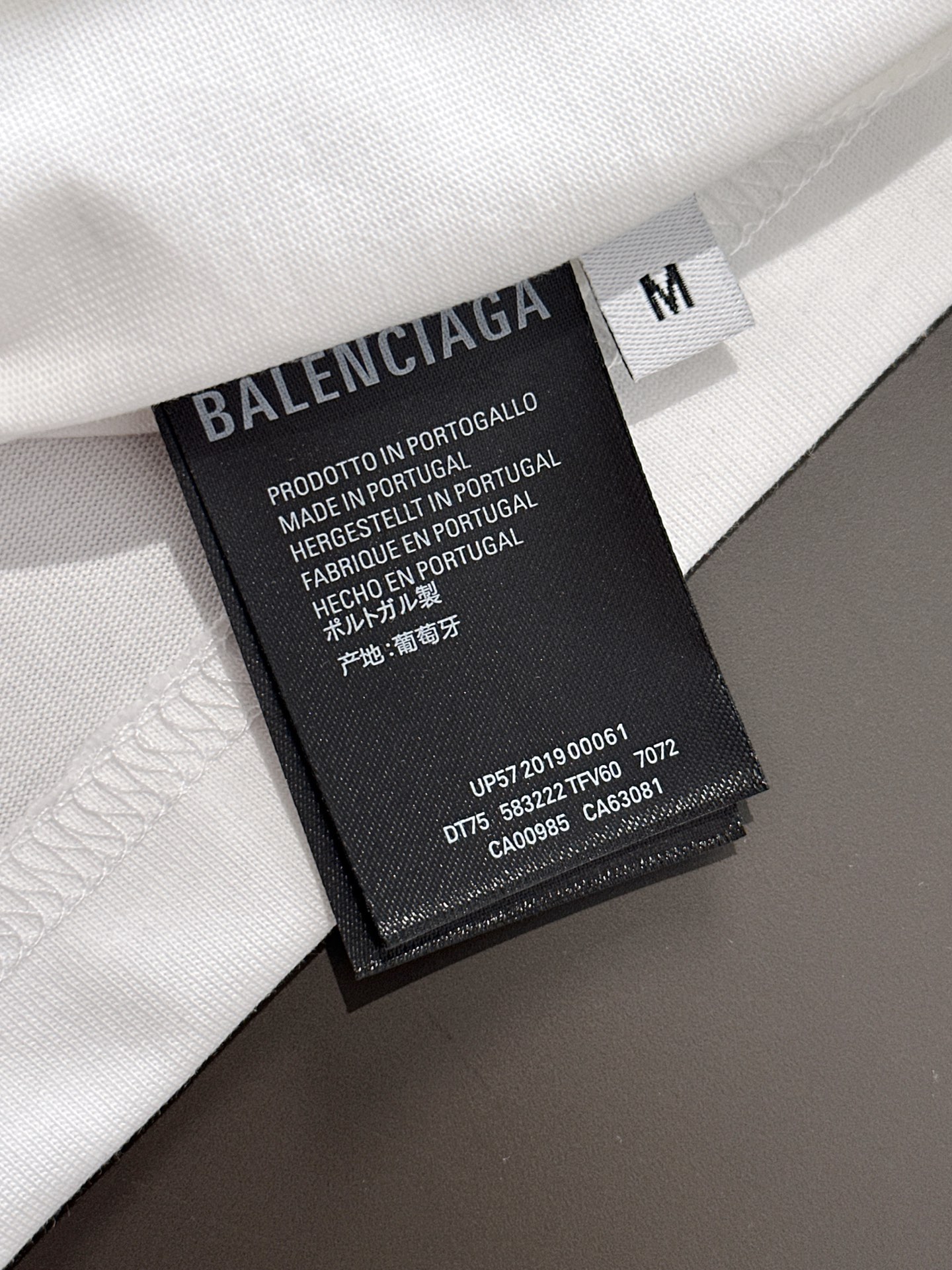Balenciaga 高仿 男款立體B字母短袖T恤 潮流休閒百搭款| 9 Balenciaga 高仿 男款立體B字母短袖T恤 潮流休閒百搭款