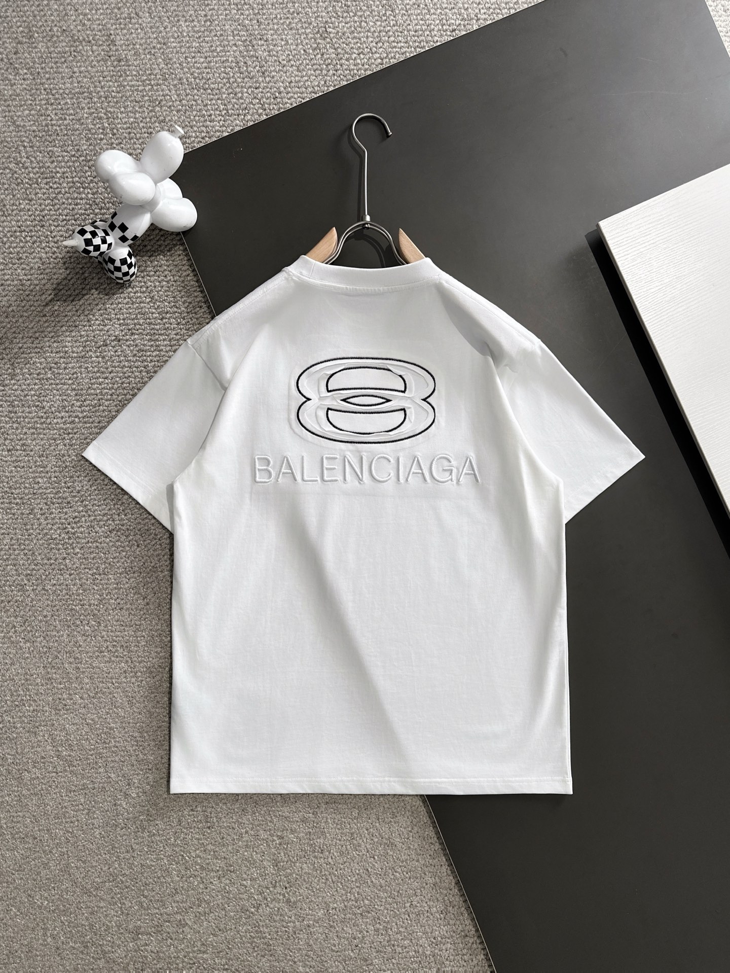 Balenciaga 高仿 男款立體B字母短袖T恤 潮流休閒百搭款| 7 Balenciaga 高仿 男款立體B字母短袖T恤 潮流休閒百搭款