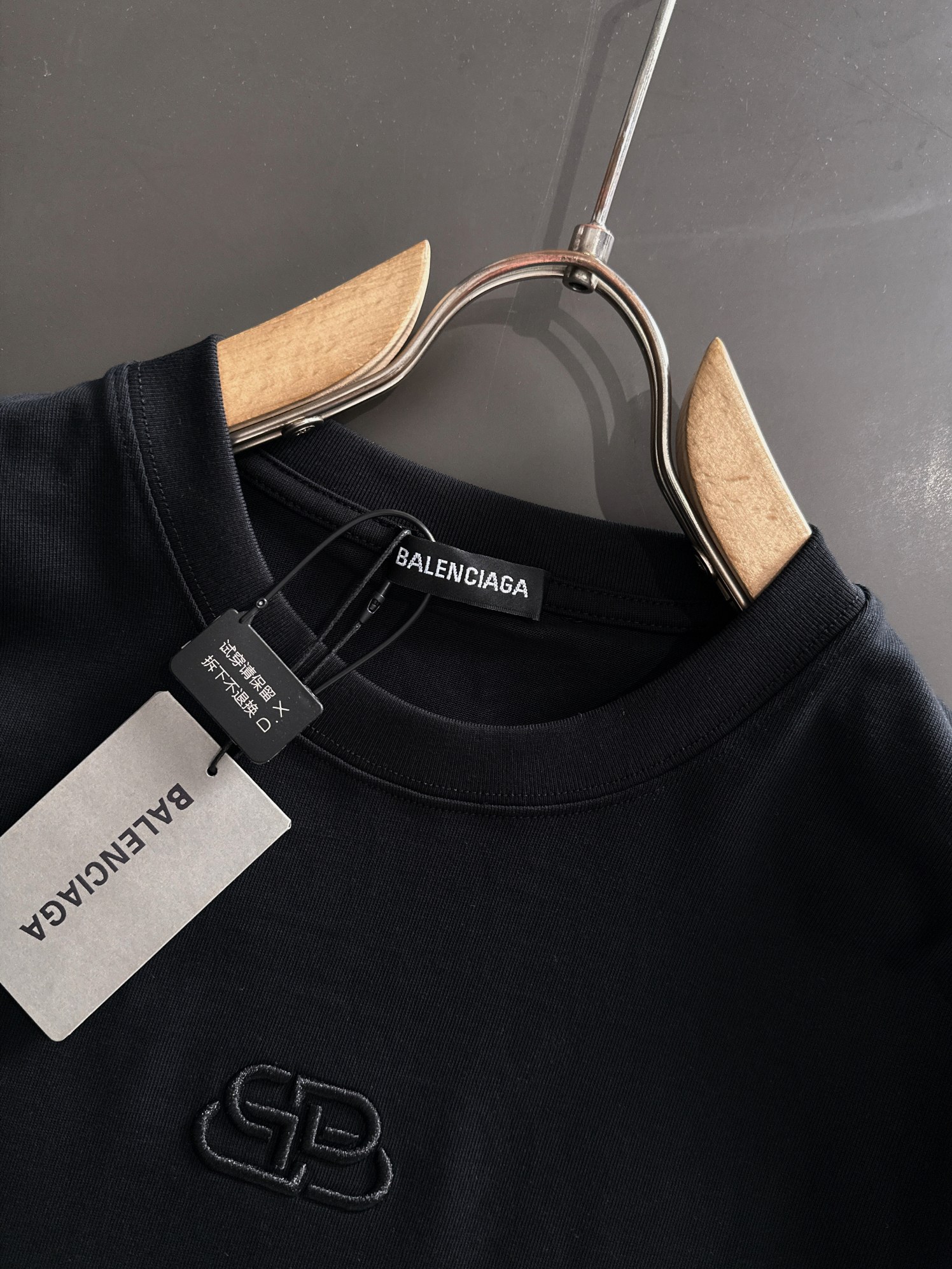 Balenciaga 高仿 男款BB立體Logo短袖T恤 極簡百搭潮流款| 13 Balenciaga 高仿 男款BB立體Logo短袖T恤 極簡百搭潮流款