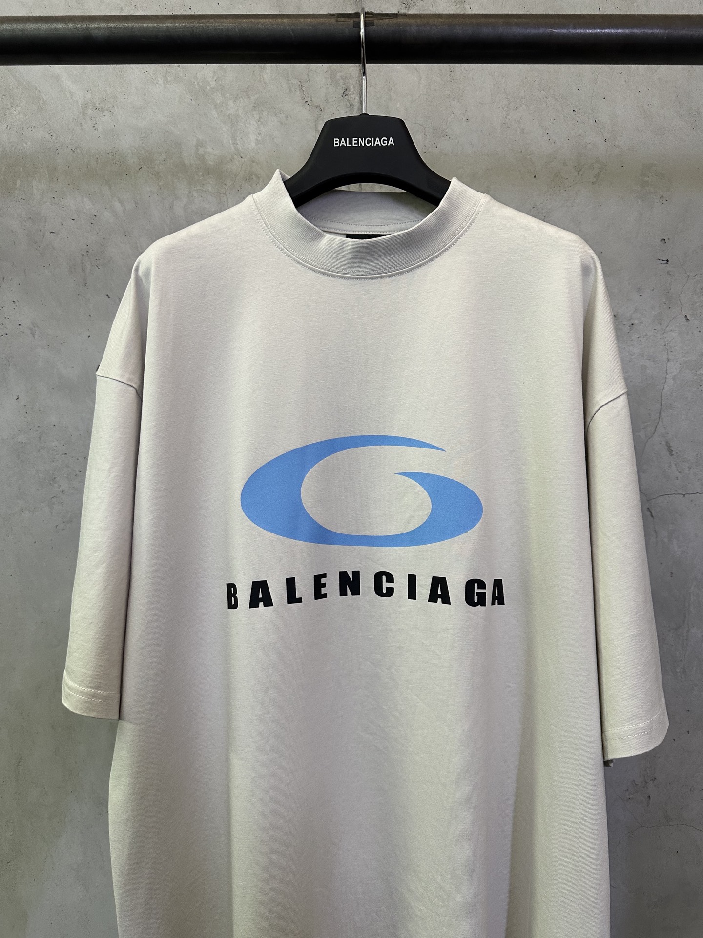 Balenciaga 高仿 男款極簡字母短袖T恤 潮流百搭設計款| 12 Balenciaga 高仿 男款極簡字母短袖T恤 潮流百搭設計款