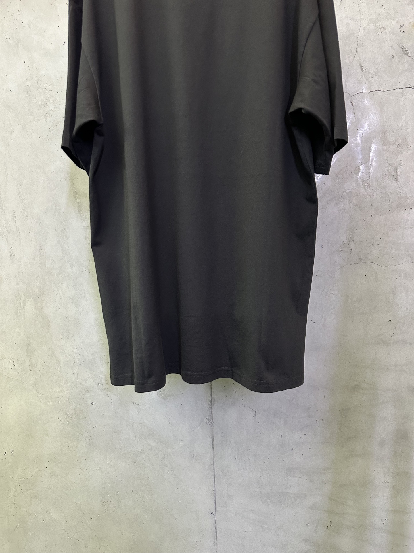 Balenciaga 一比一 男款大Logo印花短袖T恤 潮流街頭款| 10 Balenciaga 一比一 男款大Logo印花短袖T恤 潮流街頭款