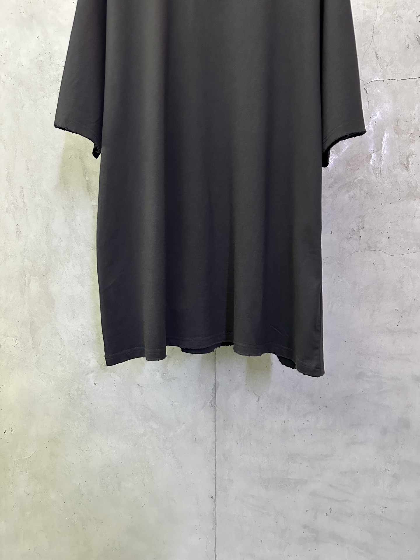 Balenciaga 高仿 男款BB字母Logo短袖T恤 潮流百搭款| 12 Balenciaga 高仿 男款BB字母Logo短袖T恤 潮流百搭款