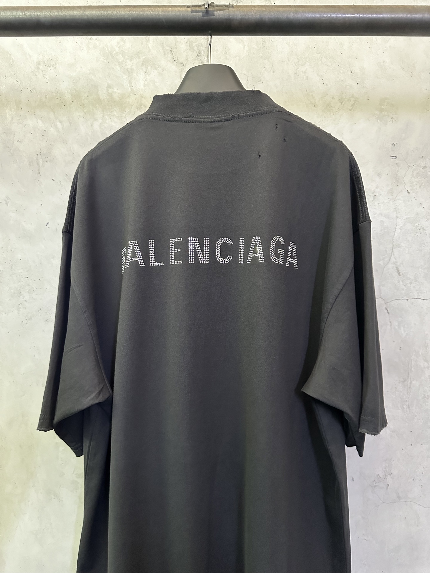Balenciaga 高仿 男款BB字母Logo短袖T恤 潮流百搭款| 11 Balenciaga 高仿 男款BB字母Logo短袖T恤 潮流百搭款