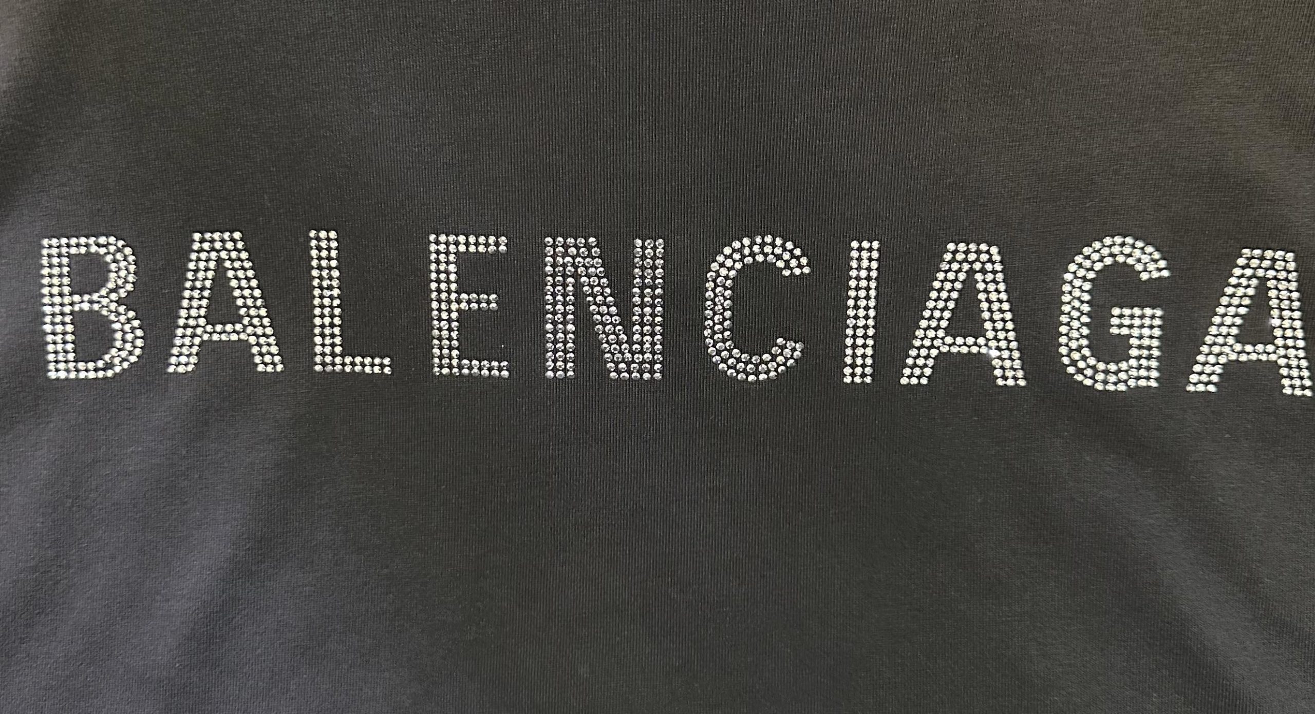 Balenciaga 高仿 男款BB字母Logo短袖T恤 潮流百搭款| 8 Balenciaga 高仿 男款BB字母Logo短袖T恤 潮流百搭款