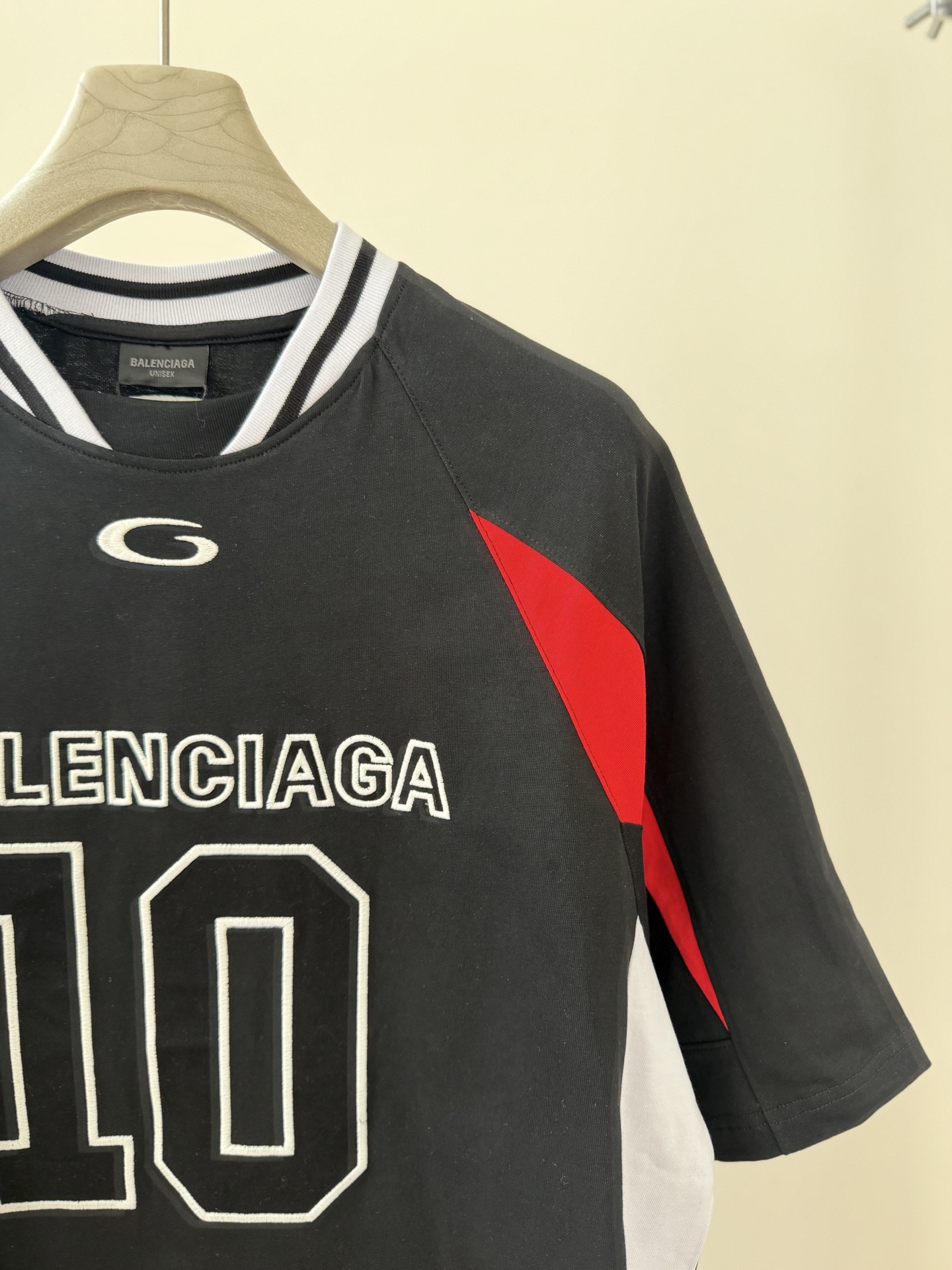 Balenciaga 高仿 男款10號運動拼接短袖T恤 潮流街頭球衣風| 9 Balenciaga 高仿 男款10號運動拼接短袖T恤 潮流街頭球衣風