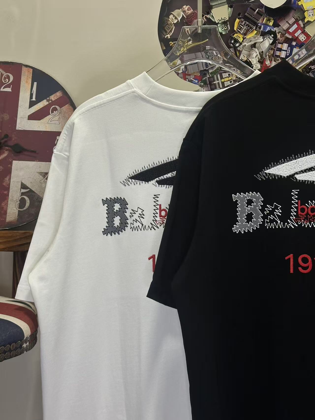 Balenciaga 高仿 男款小Logo刺繡短袖T恤 簡約休閒百搭款| 11 Balenciaga 高仿 男款小Logo刺繡短袖T恤 簡約休閒百搭款