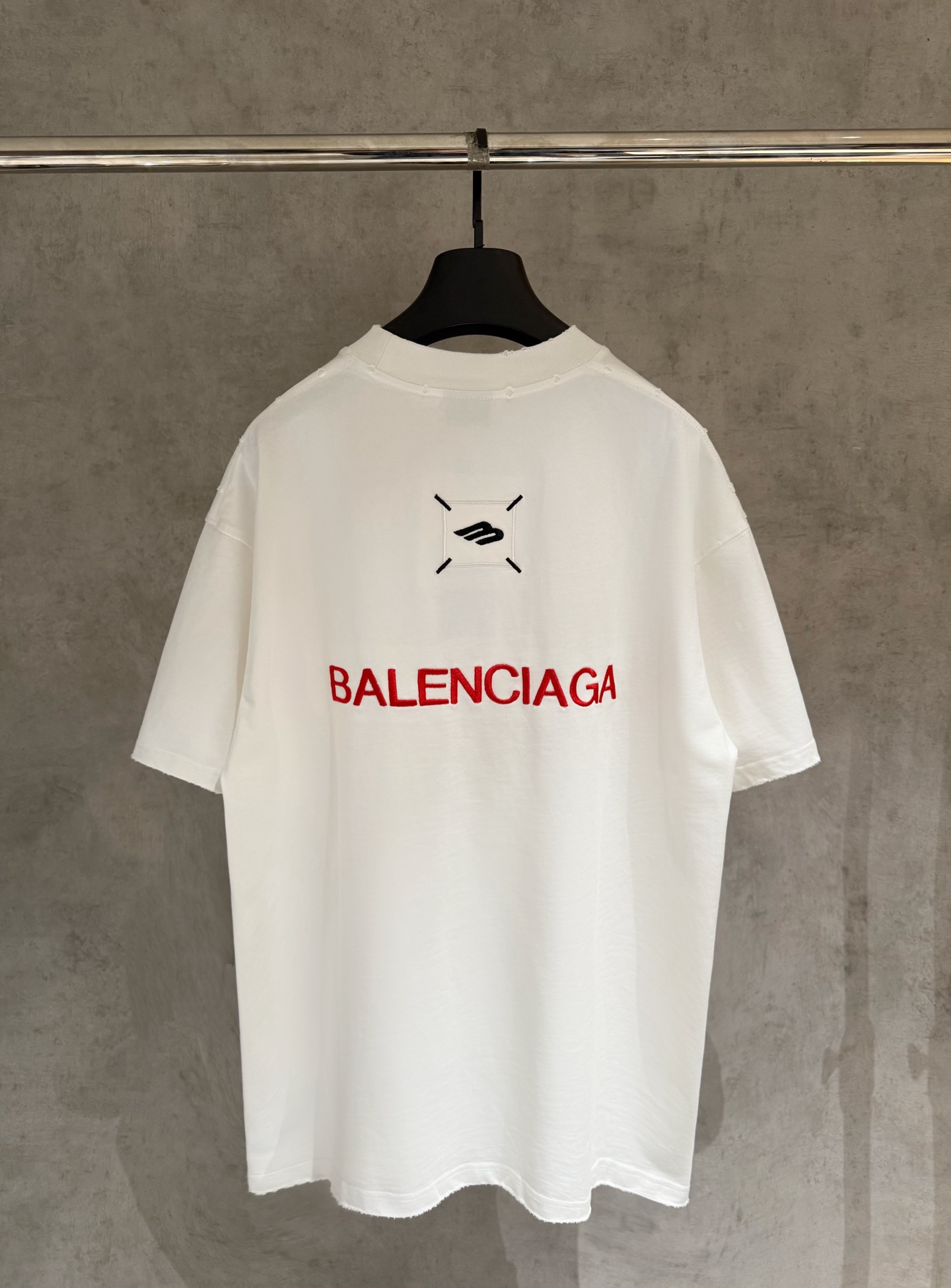 Balenciaga 高仿 BB刺繡寬鬆短袖T恤 白色簡約Logo潮流上衣| 14 Balenciaga 高仿 BB刺繡寬鬆短袖T恤 白色簡約Logo潮流上衣