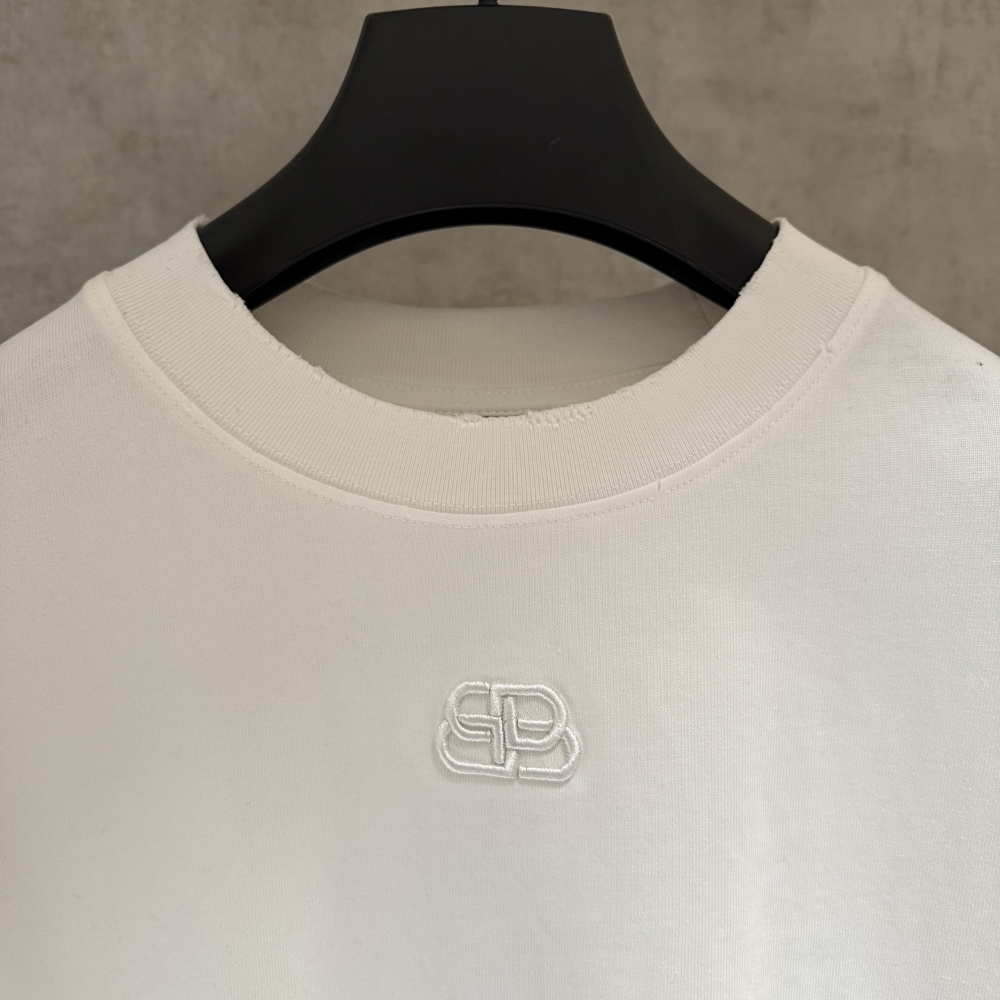 Balenciaga 一比一 BB立體Logo短袖T恤 白色寬鬆潮流上衣| 10 Balenciaga 一比一 BB立體Logo短袖T恤 白色寬鬆潮流上衣