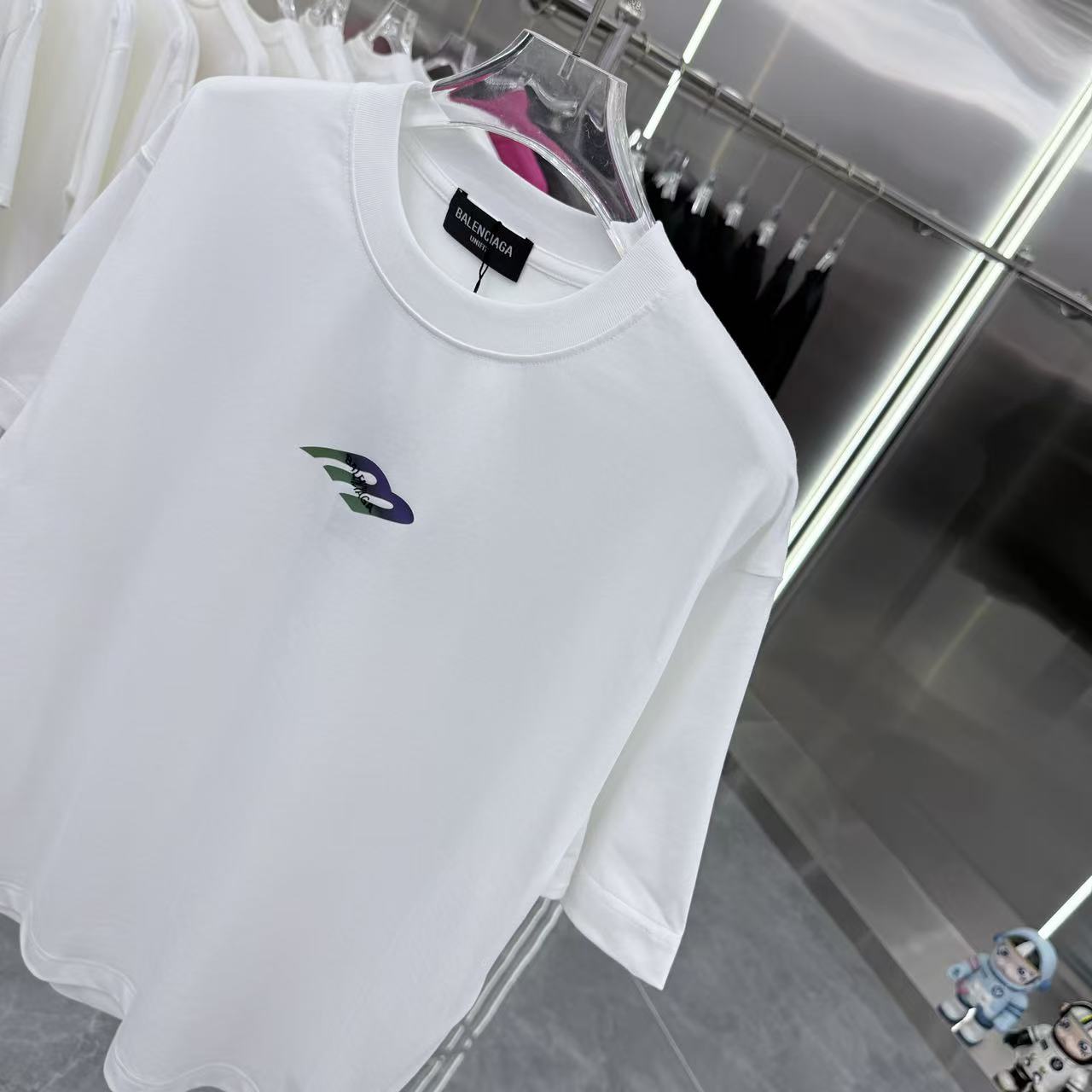 Balenciaga 一比一 男款 彩色極簡Logo短袖T恤 白色簡約潮流| 11 Balenciaga 一比一 男款 彩色極簡Logo短袖T恤 白色簡約潮流