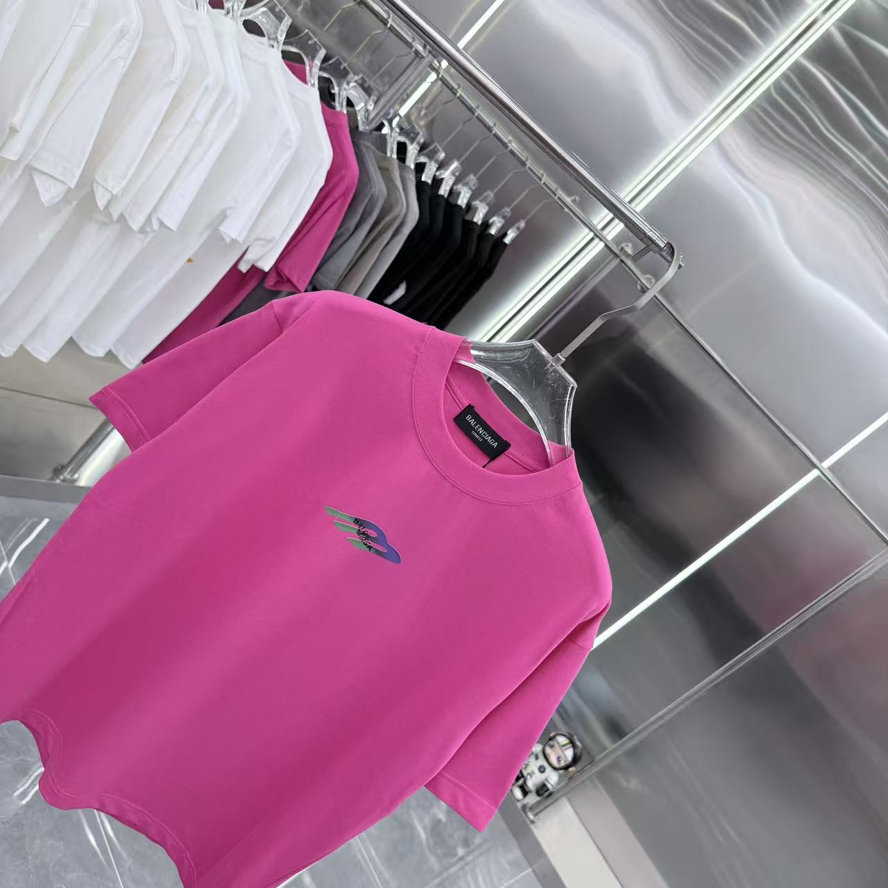 Balenciaga 原單 男款 彩色Logo短袖T恤 玫紅亮色街頭風| 12 Balenciaga 原單 男款 彩色Logo短袖T恤 玫紅亮色街頭風