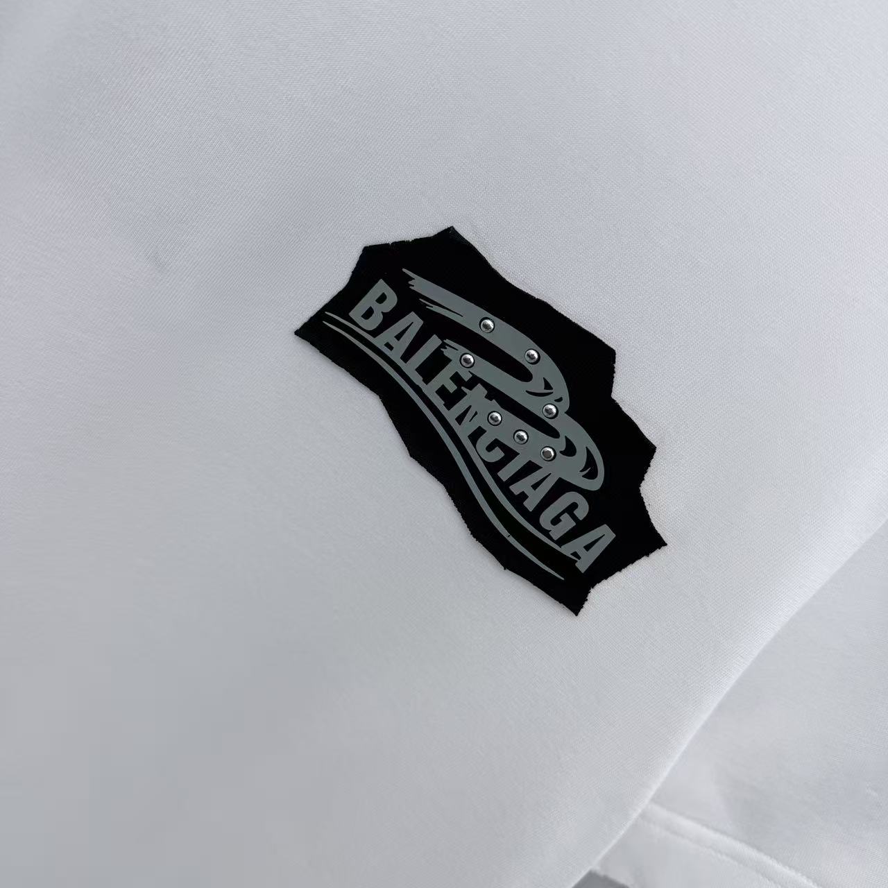 Balenciaga 高仿 男款 復古徽章Logo短袖T恤 白色簡約時尚| 8 Balenciaga 高仿 男款 復古徽章Logo短袖T恤 白色簡約時尚