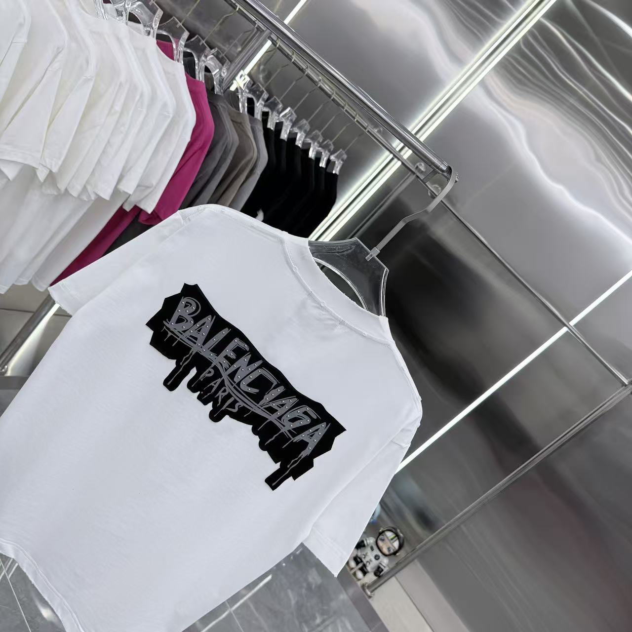 Balenciaga 高仿 男款 復古徽章Logo短袖T恤 白色簡約時尚| 7 Balenciaga 高仿 男款 復古徽章Logo短袖T恤 白色簡約時尚