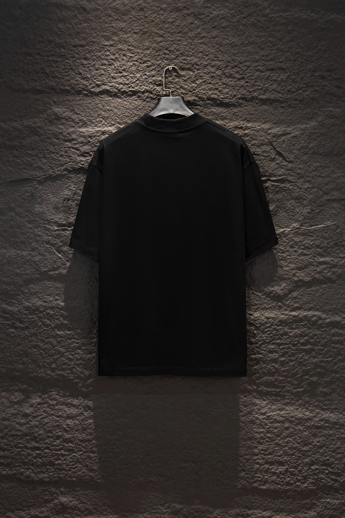 Balenciaga 一比一 男款 噴漆Logo短袖T恤 黑色街頭潮流款| 14 Balenciaga 一比一 男款 噴漆Logo短袖T恤 黑色街頭潮流款