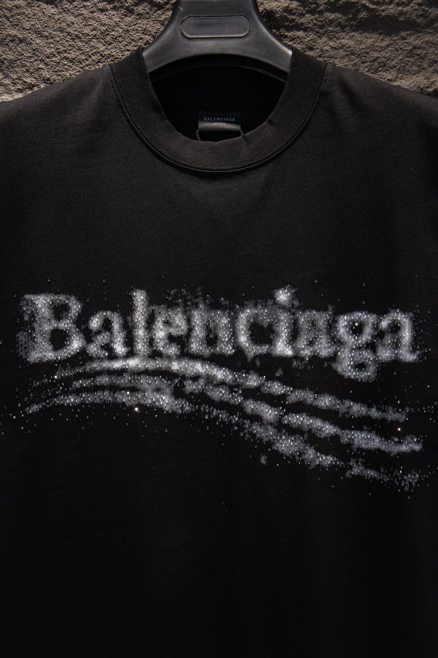 Balenciaga 一比一 男款 噴漆Logo短袖T恤 黑色街頭潮流款| 12 Balenciaga 一比一 男款 噴漆Logo短袖T恤 黑色街頭潮流款
