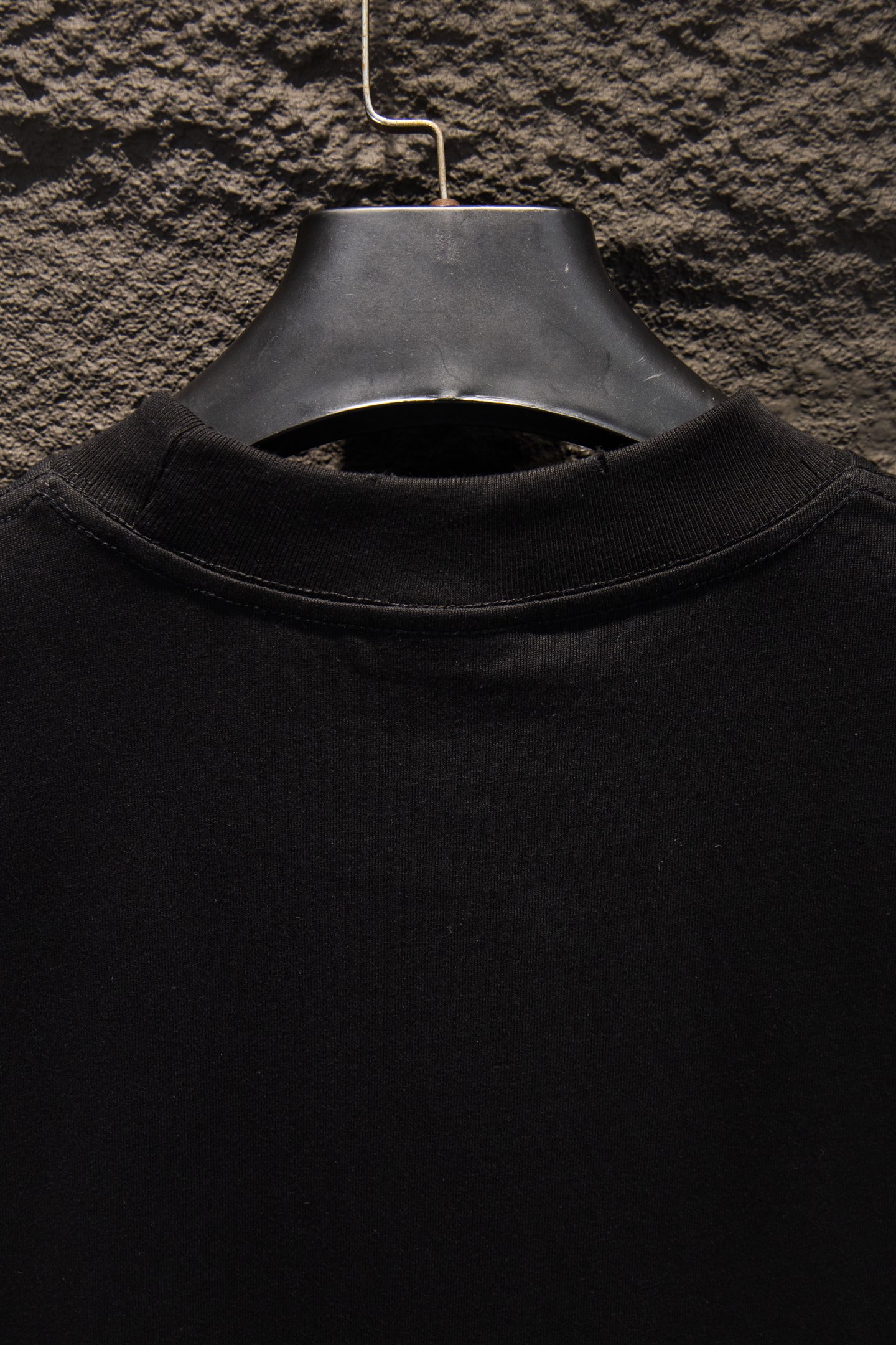 Balenciaga 一比一 男款 噴漆Logo短袖T恤 黑色街頭潮流款| 9 Balenciaga 一比一 男款 噴漆Logo短袖T恤 黑色街頭潮流款