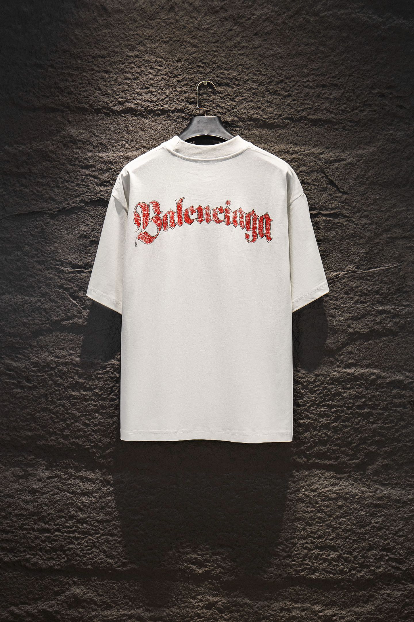 Balenciaga 高仿 男款 徽章圖案印花短袖T恤 潮流藝術款| 14 Balenciaga 高仿 男款 徽章圖案印花短袖T恤 潮流藝術款