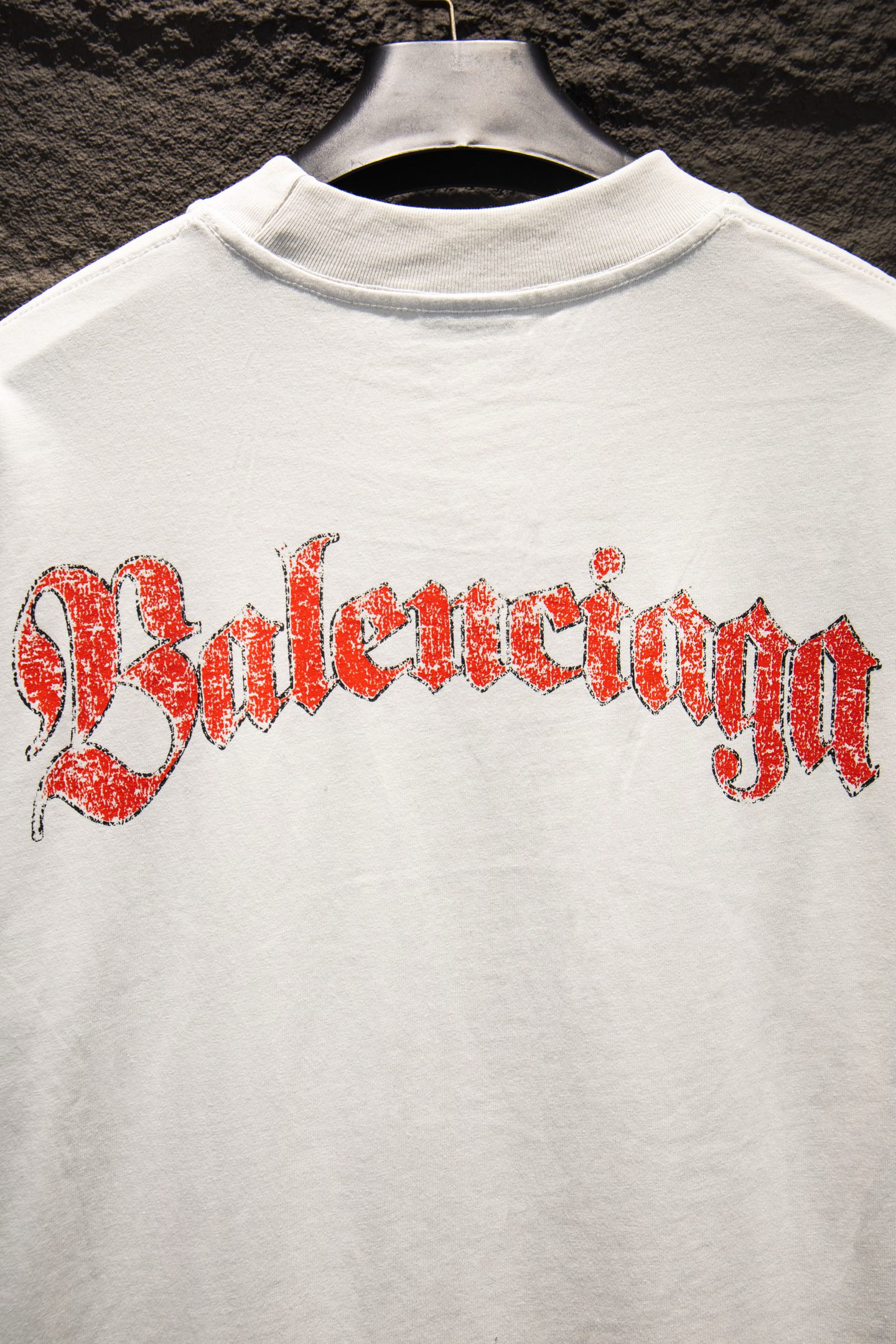 Balenciaga 高仿 男款 徽章圖案印花短袖T恤 潮流藝術款| 10 Balenciaga 高仿 男款 徽章圖案印花短袖T恤 潮流藝術款