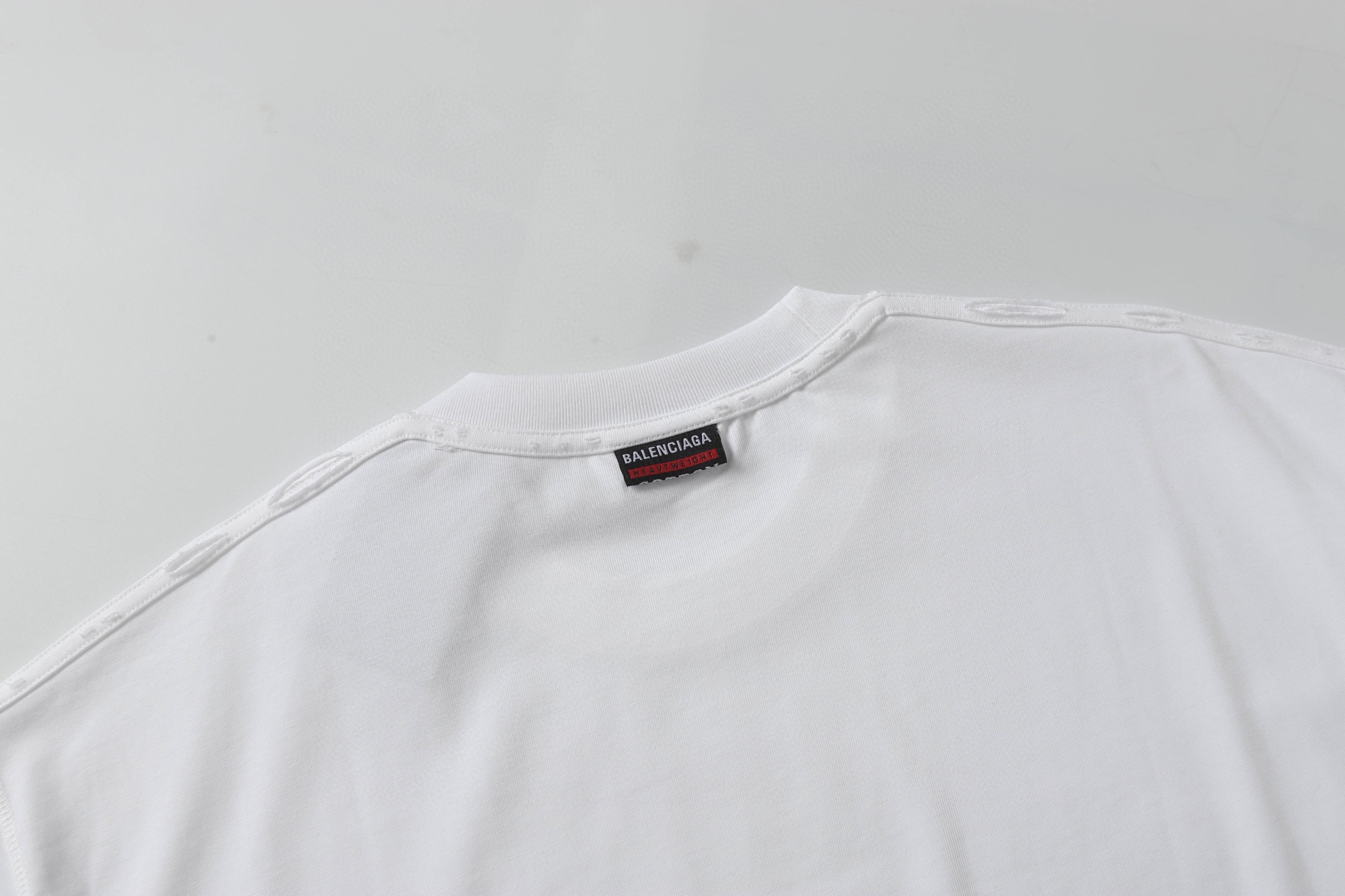 Balenciaga 高仿 男款極簡Logo短袖T恤 百搭潮流設計| 7 Balenciaga 高仿 男款極簡Logo短袖T恤 百搭潮流設計