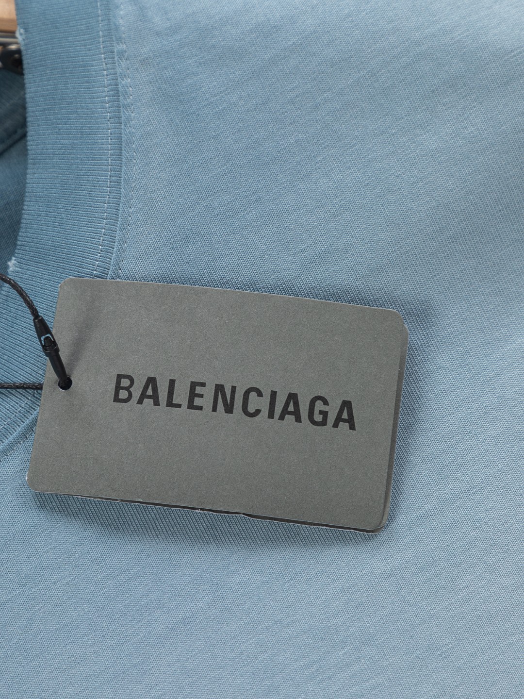 Balenciaga 高仿 男款做舊刺繡Logo短袖T恤 潮流百搭設計| 16 Balenciaga 高仿 男款做舊刺繡Logo短袖T恤 潮流百搭設計