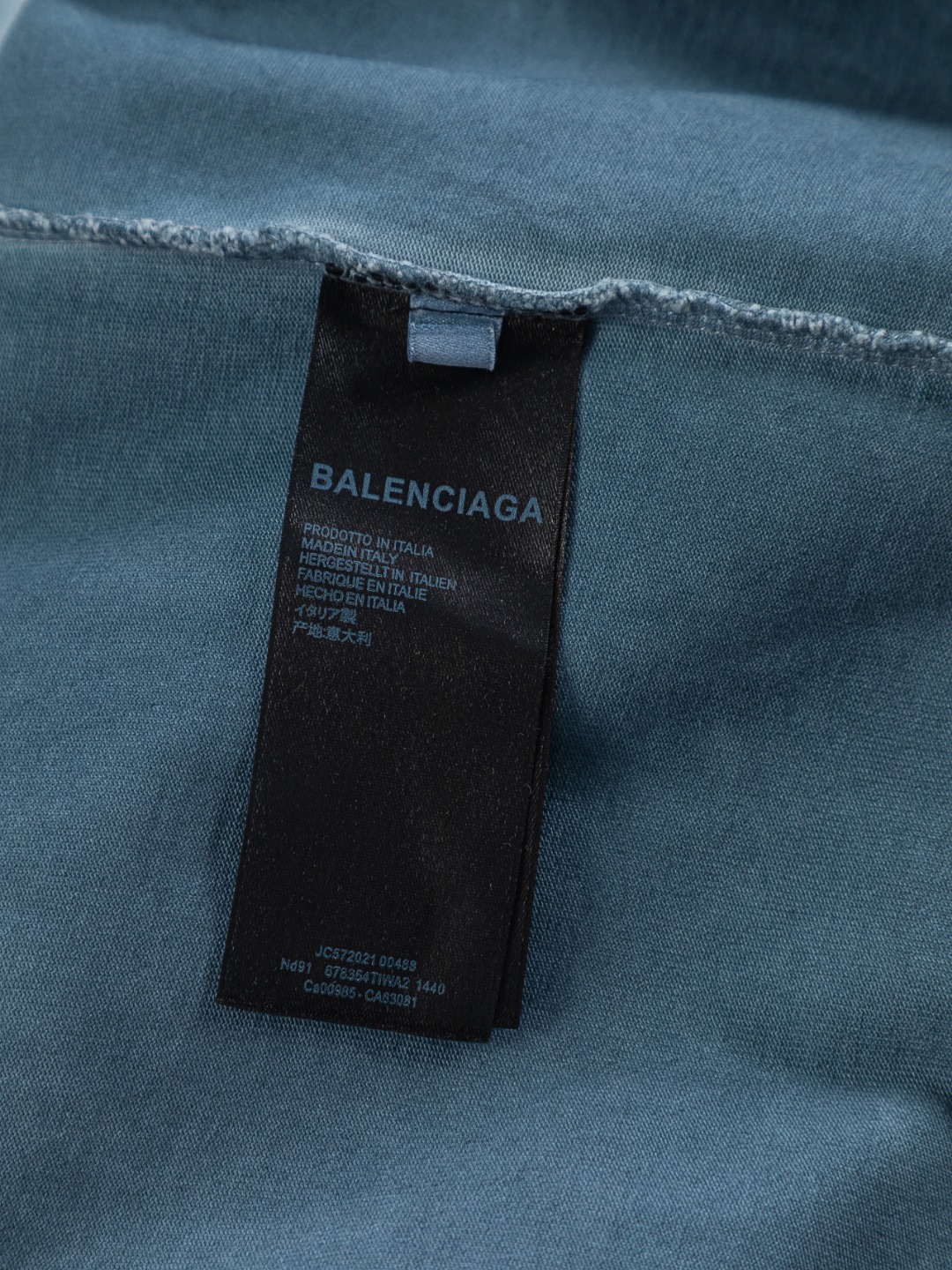 Balenciaga 高仿 男款做舊刺繡Logo短袖T恤 潮流百搭設計| 15 Balenciaga 高仿 男款做舊刺繡Logo短袖T恤 潮流百搭設計