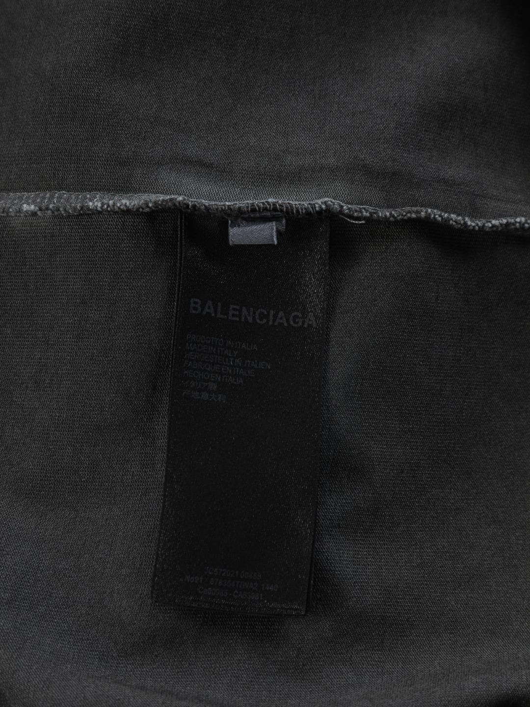 Balenciaga 一比一 男款做舊水洗短袖T恤 潮流休閒設計| 15 Balenciaga 一比一 男款做舊水洗短袖T恤 潮流休閒設計