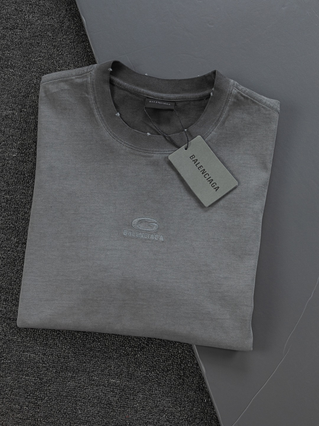 Balenciaga 一比一 男款做舊水洗短袖T恤 潮流休閒設計| 13 Balenciaga 一比一 男款做舊水洗短袖T恤 潮流休閒設計