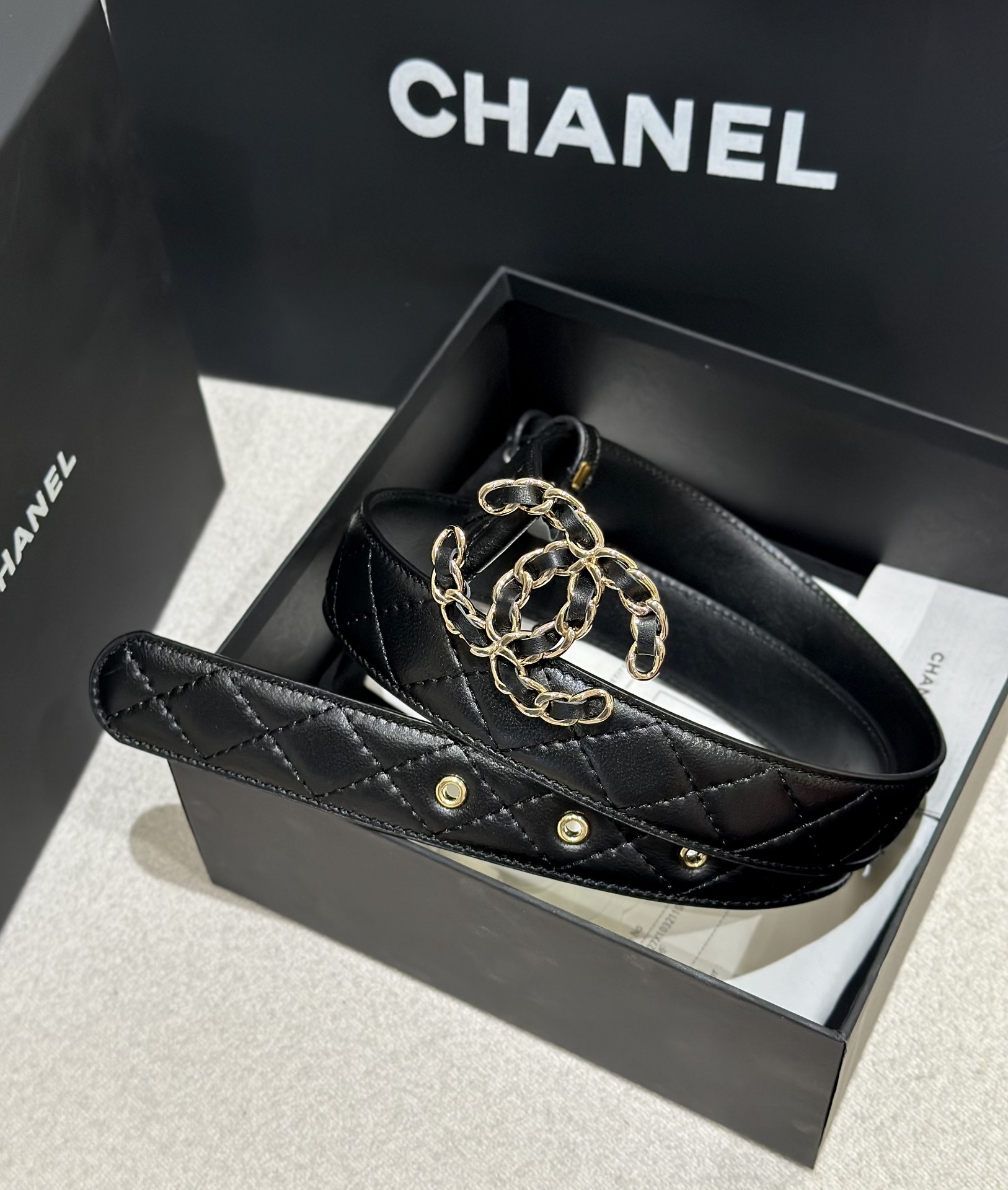 Chanel 高仿 菱格鏈條雙C扣皮帶 經典小香風女士腰帶時尚百搭款| 13 Chanel 高仿 菱格鏈條雙C扣皮帶 經典小香風女士腰帶時尚百搭款