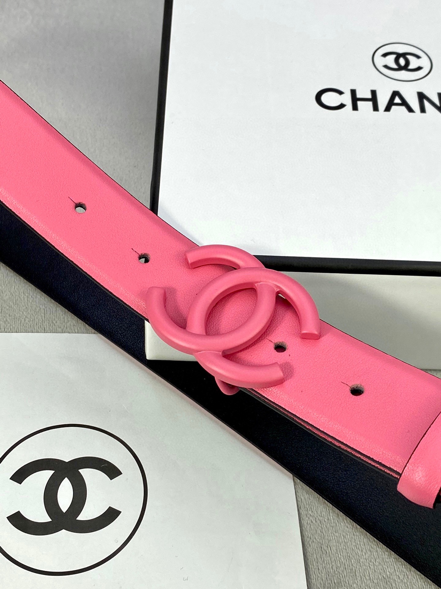 Chanel 高仿 粉色雙C扣皮帶 女士時尚百搭腰帶| 7 Chanel 高仿 粉色雙C扣皮帶 女士時尚百搭腰帶