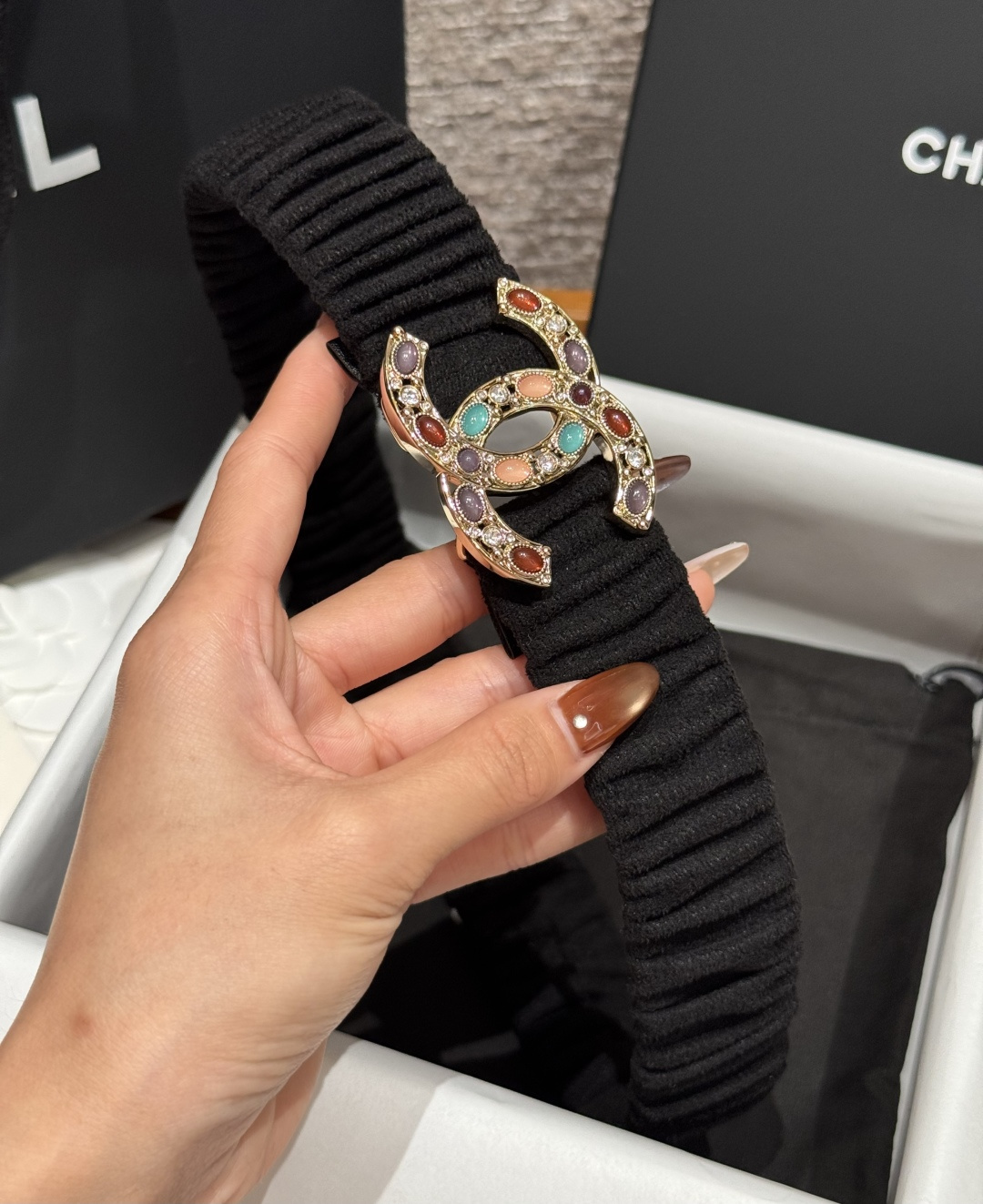 Chanel黑色絨面彩寶雙C扣女士皮帶 高仿小香風時尚腰帶| 6 Chanel黑色絨面彩寶雙C扣女士皮帶 高仿小香風時尚腰帶