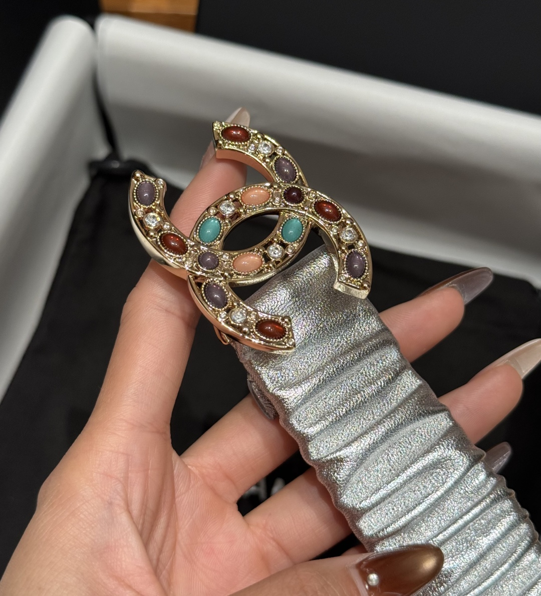 Chanel銀色彩寶雙C扣女士皮帶 高仿小香風時尚腰帶| 10 Chanel銀色彩寶雙C扣女士皮帶 高仿小香風時尚腰帶
