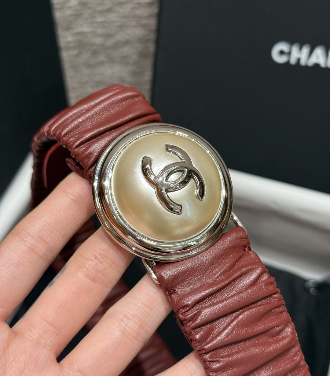 CHANEL 一比一 女款 酒紅色雙C彈力皮帶 時尚精品腰帶| 10 CHANEL 一比一 女款 酒紅色雙C彈力皮帶 時尚精品腰帶