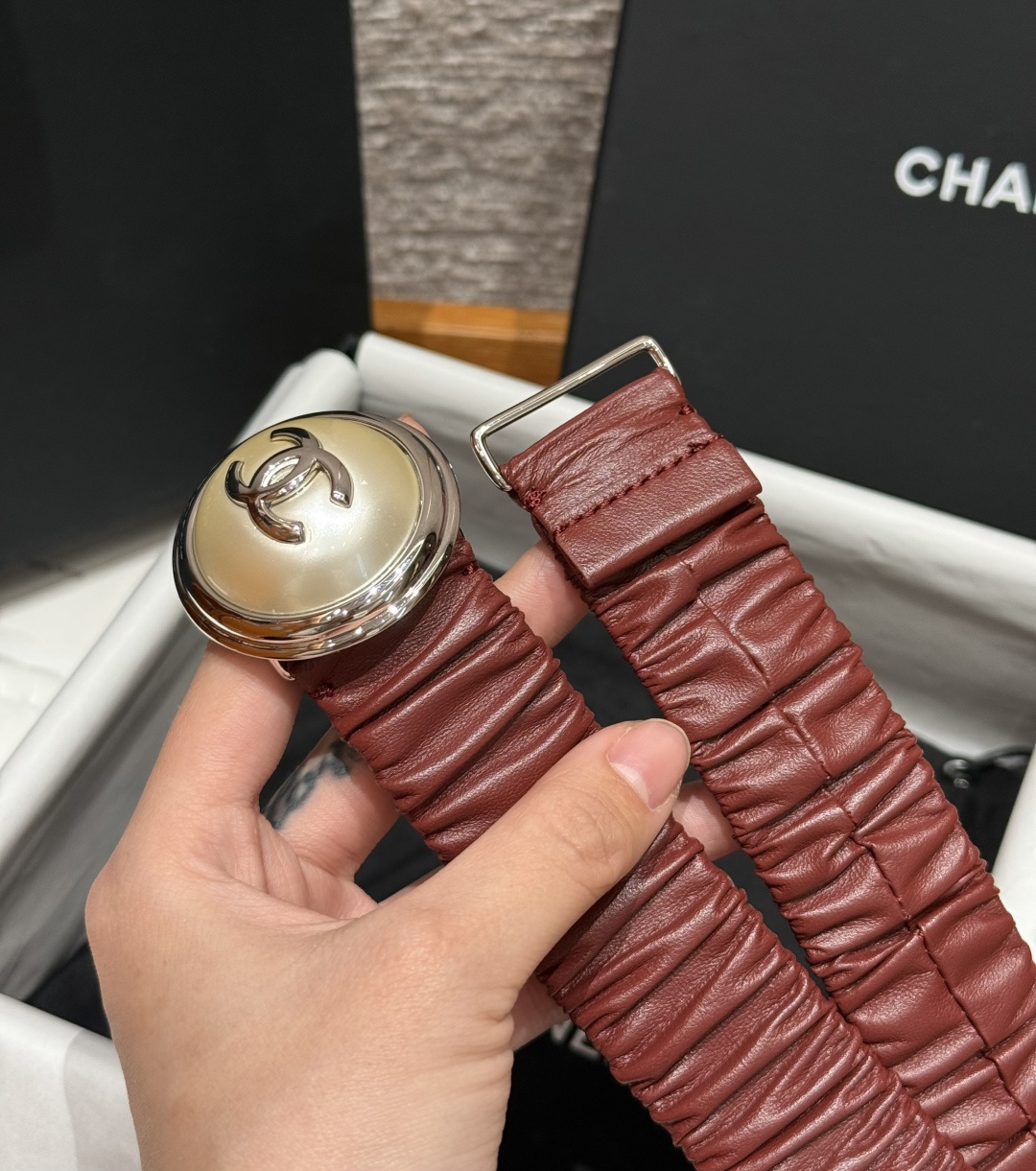 CHANEL 一比一 女款 酒紅色雙C彈力皮帶 時尚精品腰帶| 9 CHANEL 一比一 女款 酒紅色雙C彈力皮帶 時尚精品腰帶