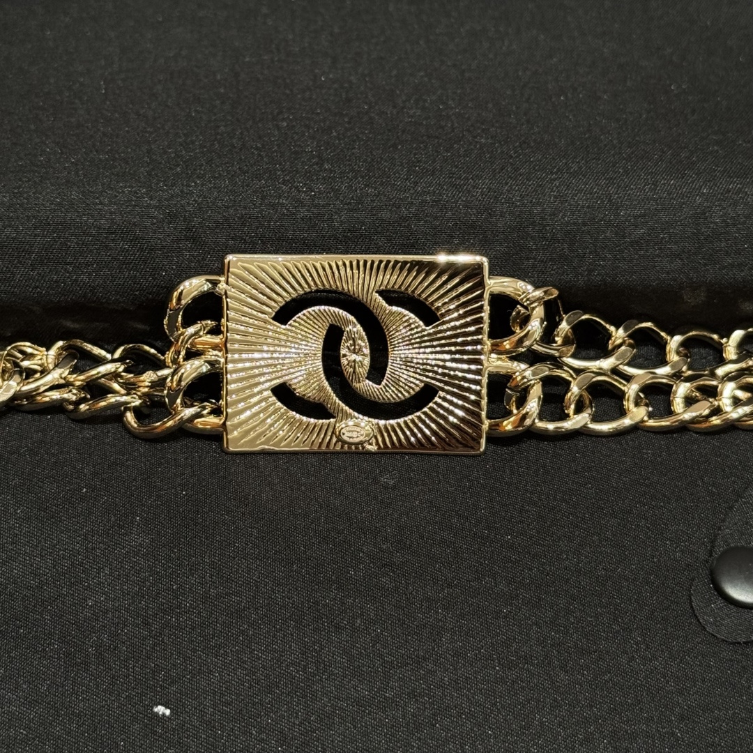 CHANEL 高仿 女款 雙C金屬鏈條腰鏈 時尚百搭配件| 12 CHANEL 高仿 女款 雙C金屬鏈條腰鏈 時尚百搭配件