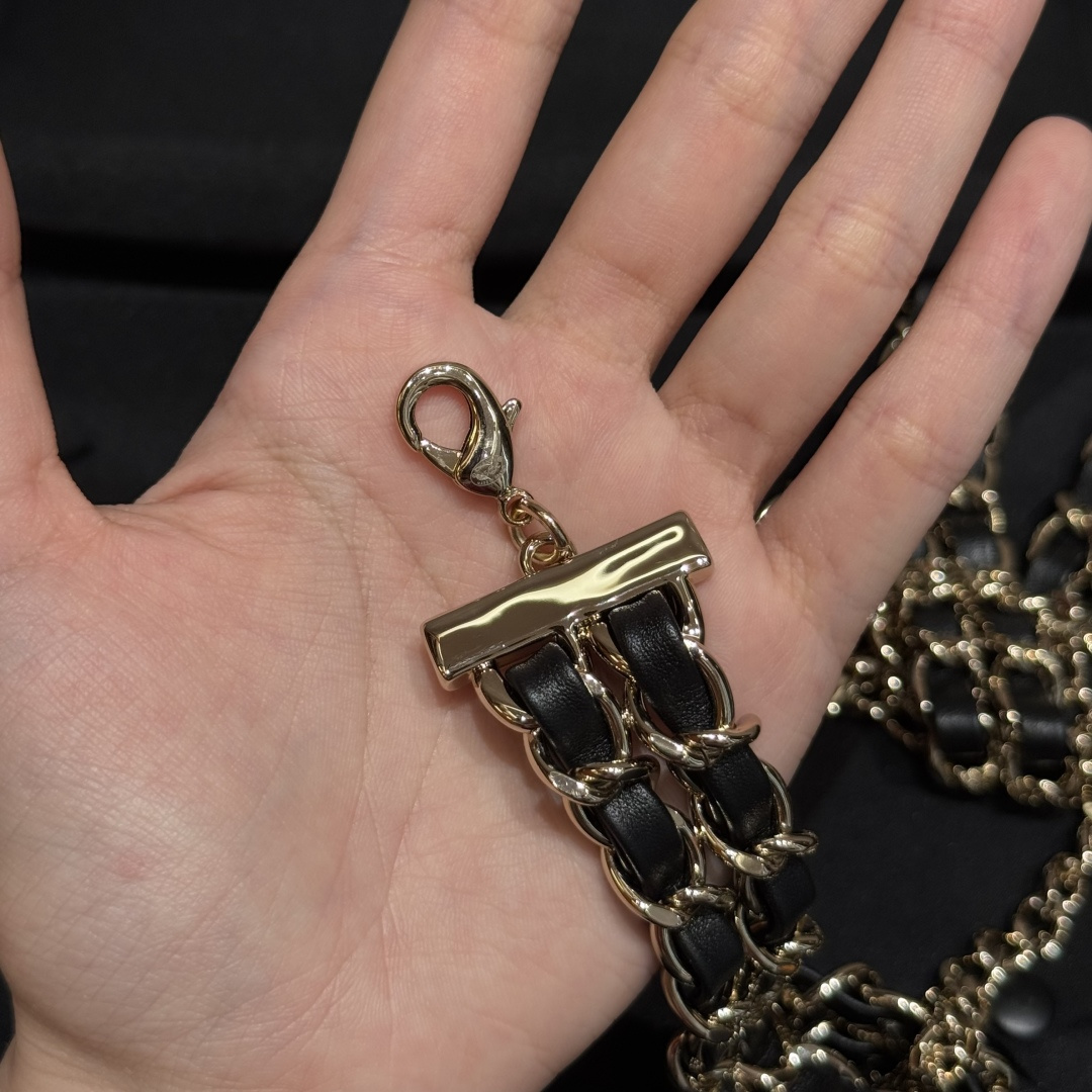 CHANEL 一比一 女款 雙C皮穿鏈條腰鏈 高級感百搭腰飾| 9 CHANEL 一比一 女款 雙C皮穿鏈條腰鏈 高級感百搭腰飾