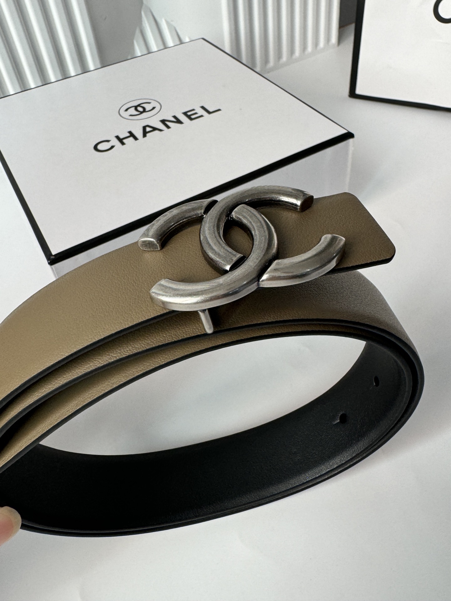 CHANEL A貨 女款 雙C牛皮皮帶 卡其色氣質時尚腰帶| 7 CHANEL A貨 女款 雙C牛皮皮帶 卡其色氣質時尚腰帶