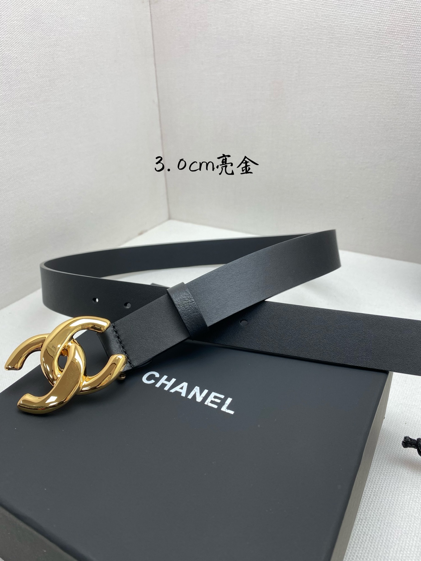 CHANEL 高仿 女款 3.0cm亮金雙C扣皮帶 時尚百搭腰帶| 9 CHANEL 高仿 女款 3.0cm亮金雙C扣皮帶 時尚百搭腰帶