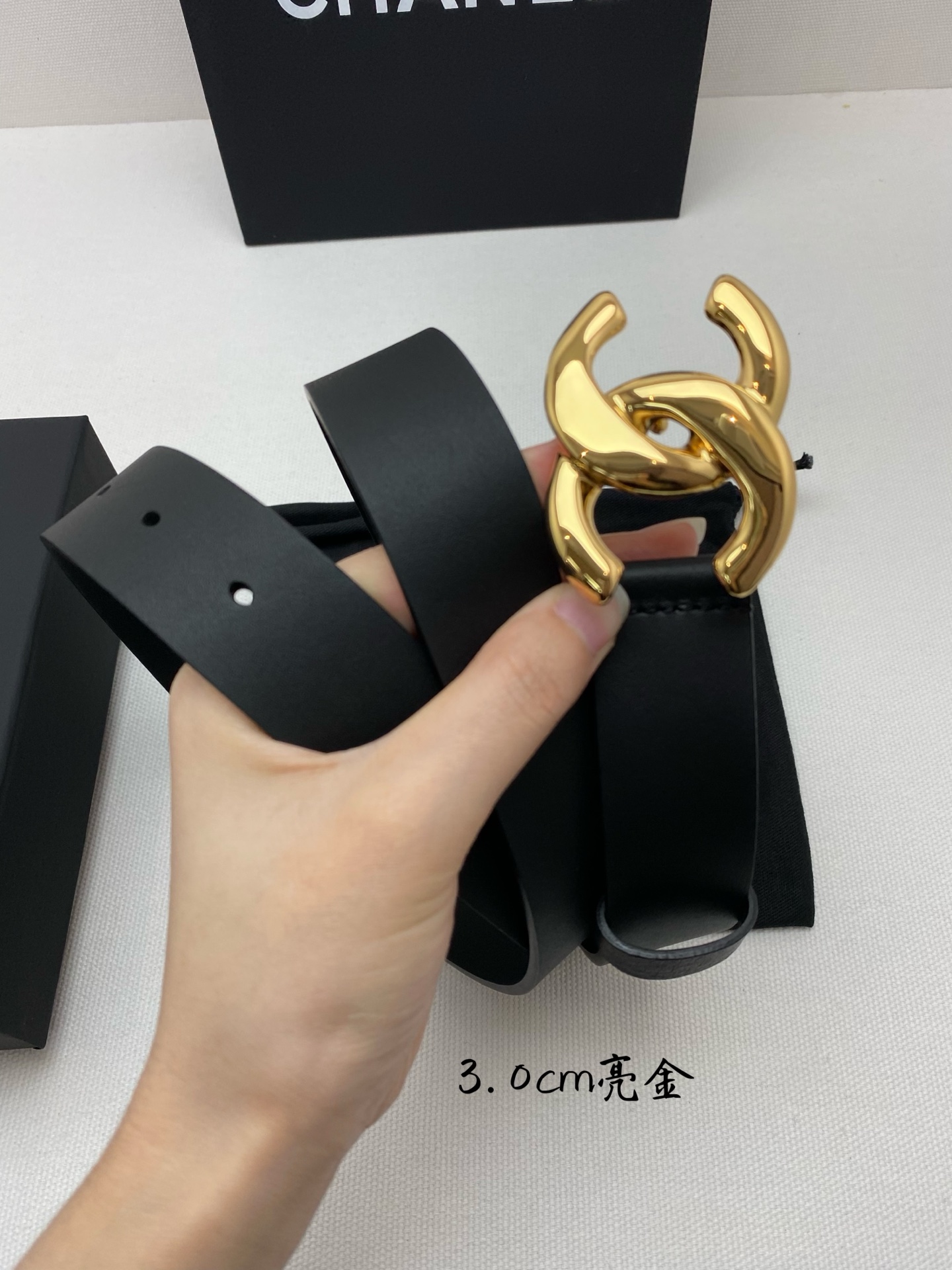 CHANEL 高仿 女款 3.0cm亮金雙C扣皮帶 時尚百搭腰帶| 8 CHANEL 高仿 女款 3.0cm亮金雙C扣皮帶 時尚百搭腰帶