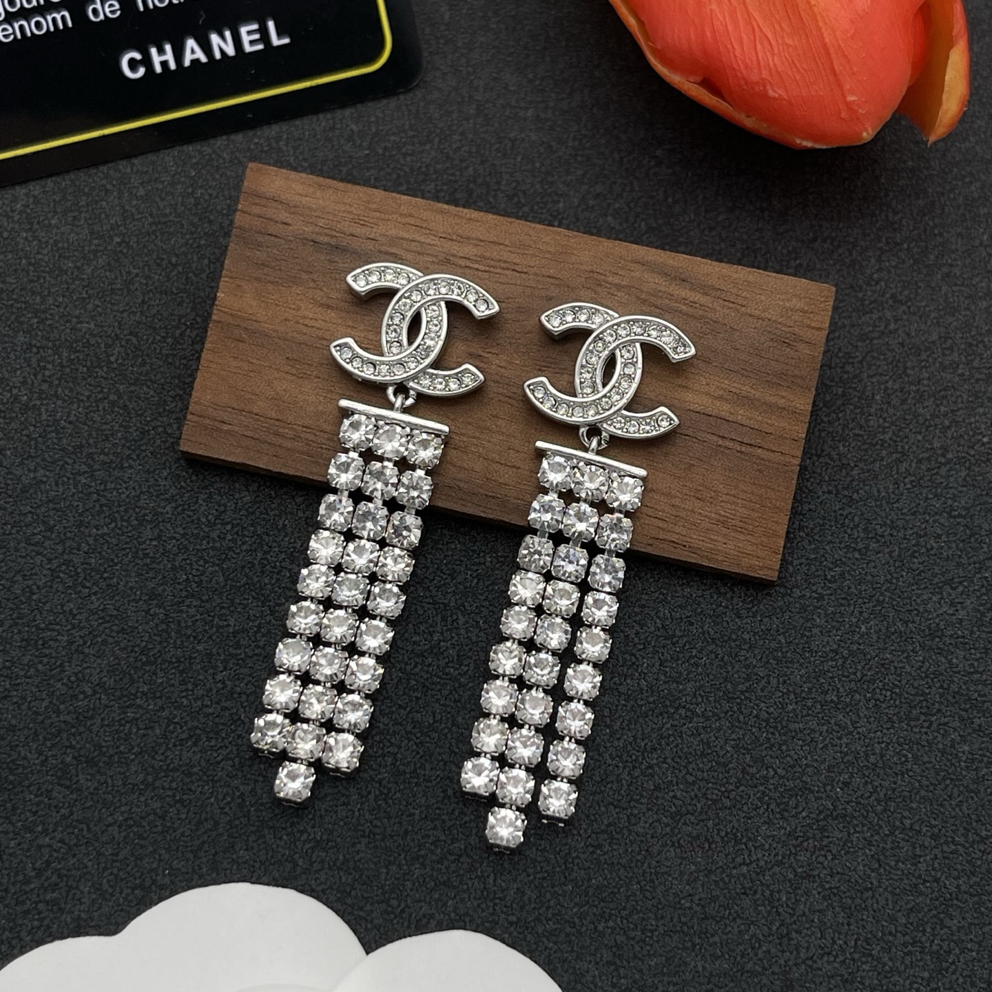CHANEL 一比一雙C垂墜鑽鏈耳環 水鑽高亮奢華風| 11 CHANEL 一比一雙C垂墜鑽鏈耳環 水鑽高亮奢華風
