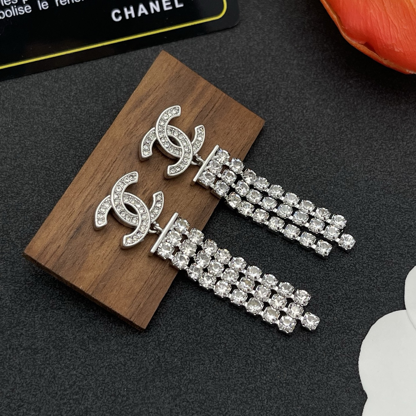 CHANEL 一比一雙C垂墜鑽鏈耳環 水鑽高亮奢華風| 12 CHANEL 一比一雙C垂墜鑽鏈耳環 水鑽高亮奢華風
