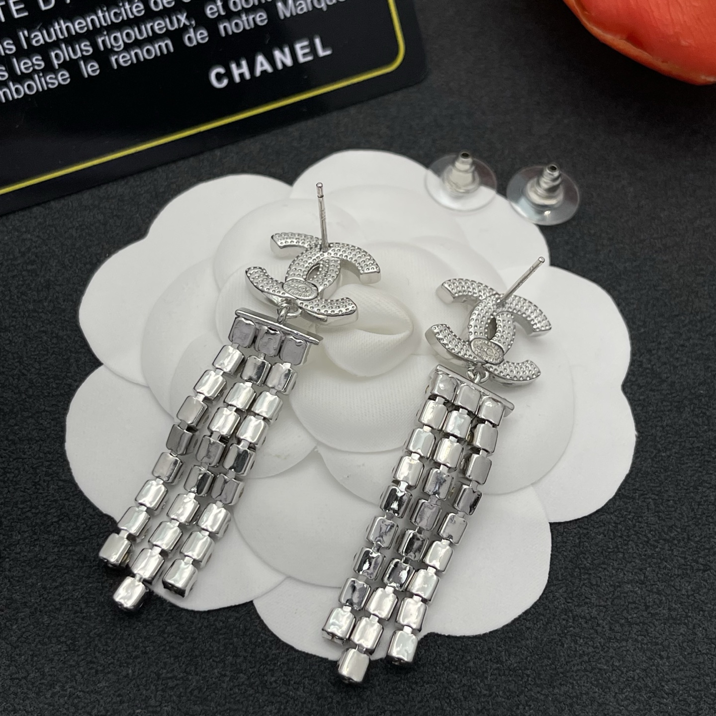 CHANEL 一比一雙C垂墜鑽鏈耳環 水鑽高亮奢華風| 7 CHANEL 一比一雙C垂墜鑽鏈耳環 水鑽高亮奢華風