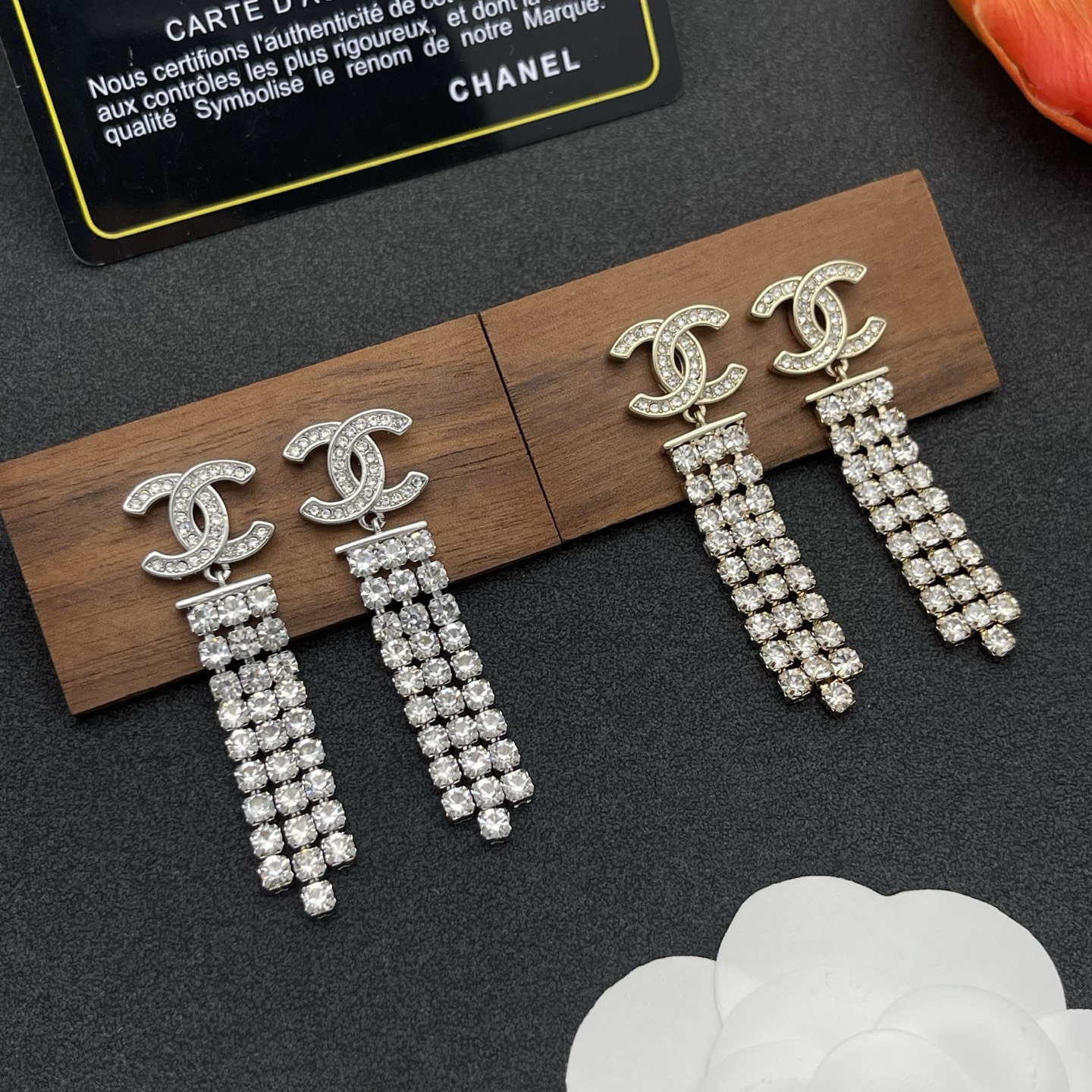 CHANEL 一比一雙C垂墜鑽鏈耳環 水鑽高亮奢華風| 8 CHANEL 一比一雙C垂墜鑽鏈耳環 水鑽高亮奢華風